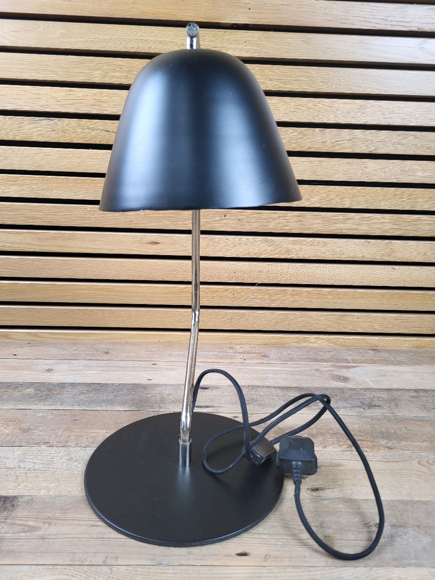 Black Metal Table Lamp - Image 2 of 3
