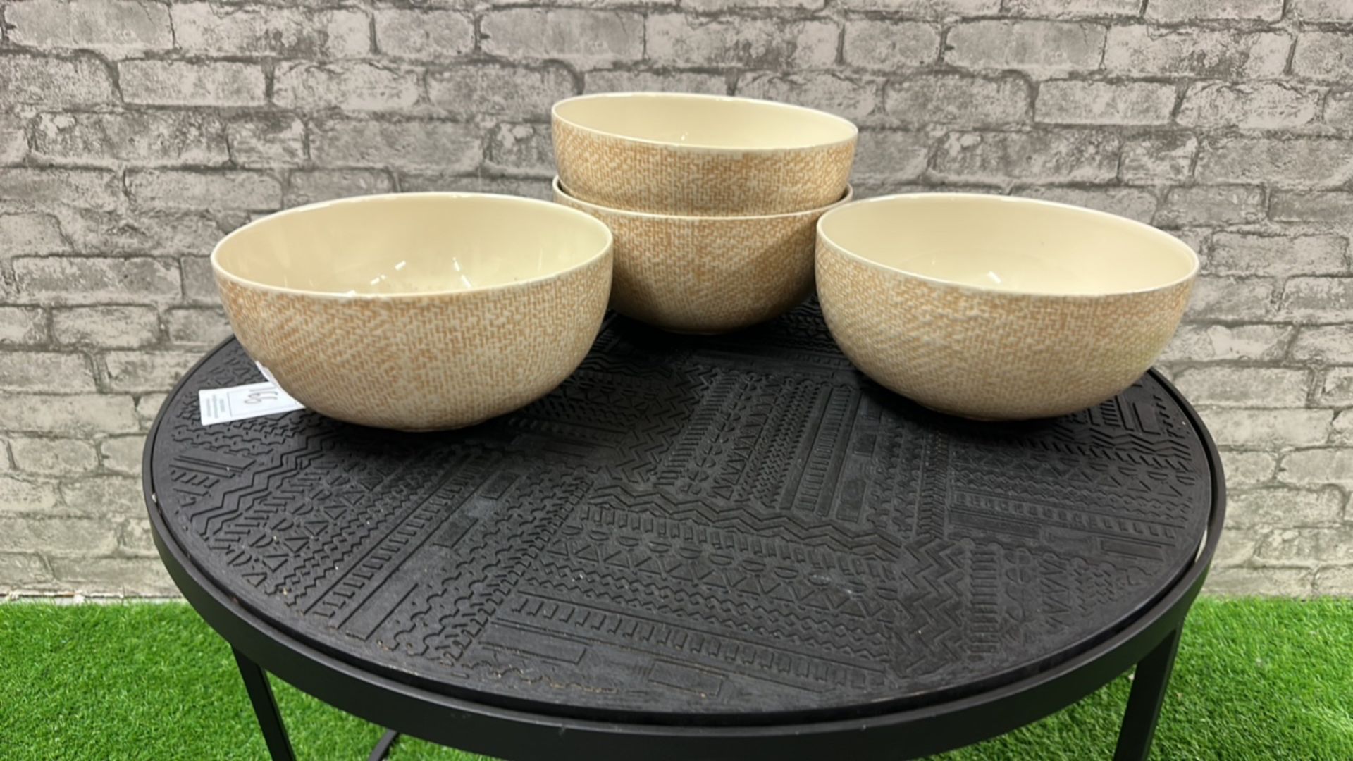 Amara salad bowls x4