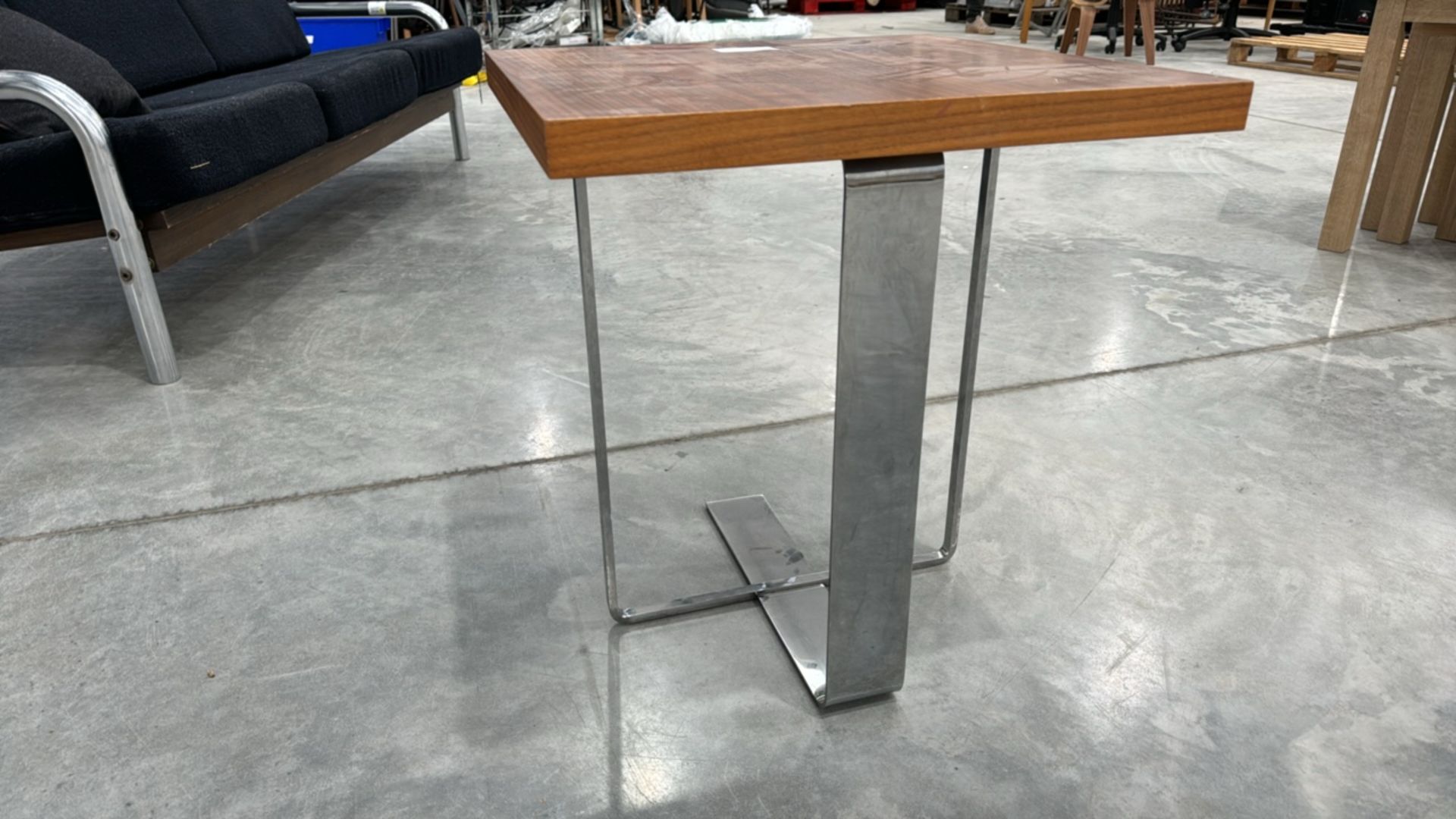 Wooden Table With Metal Legs - Bild 4 aus 4