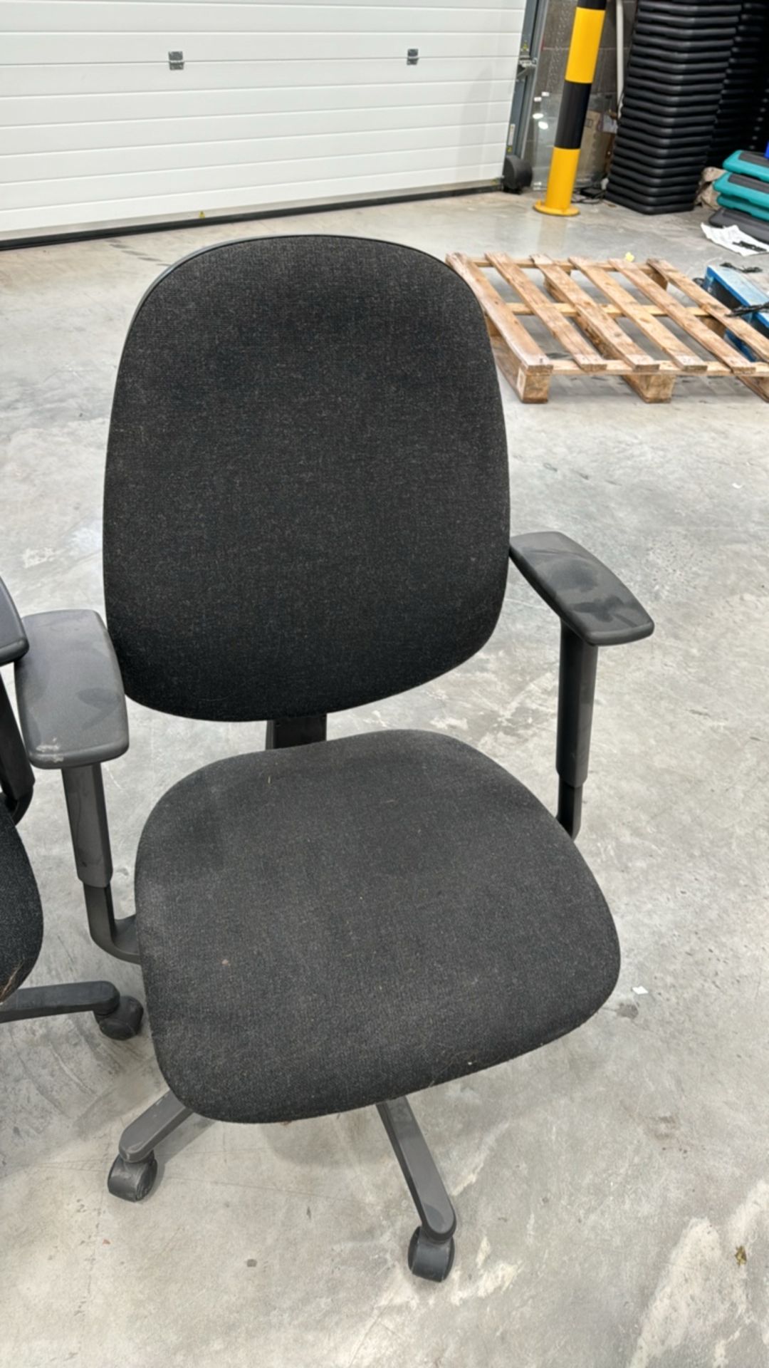 Office Chairs x2 - Image 4 of 5