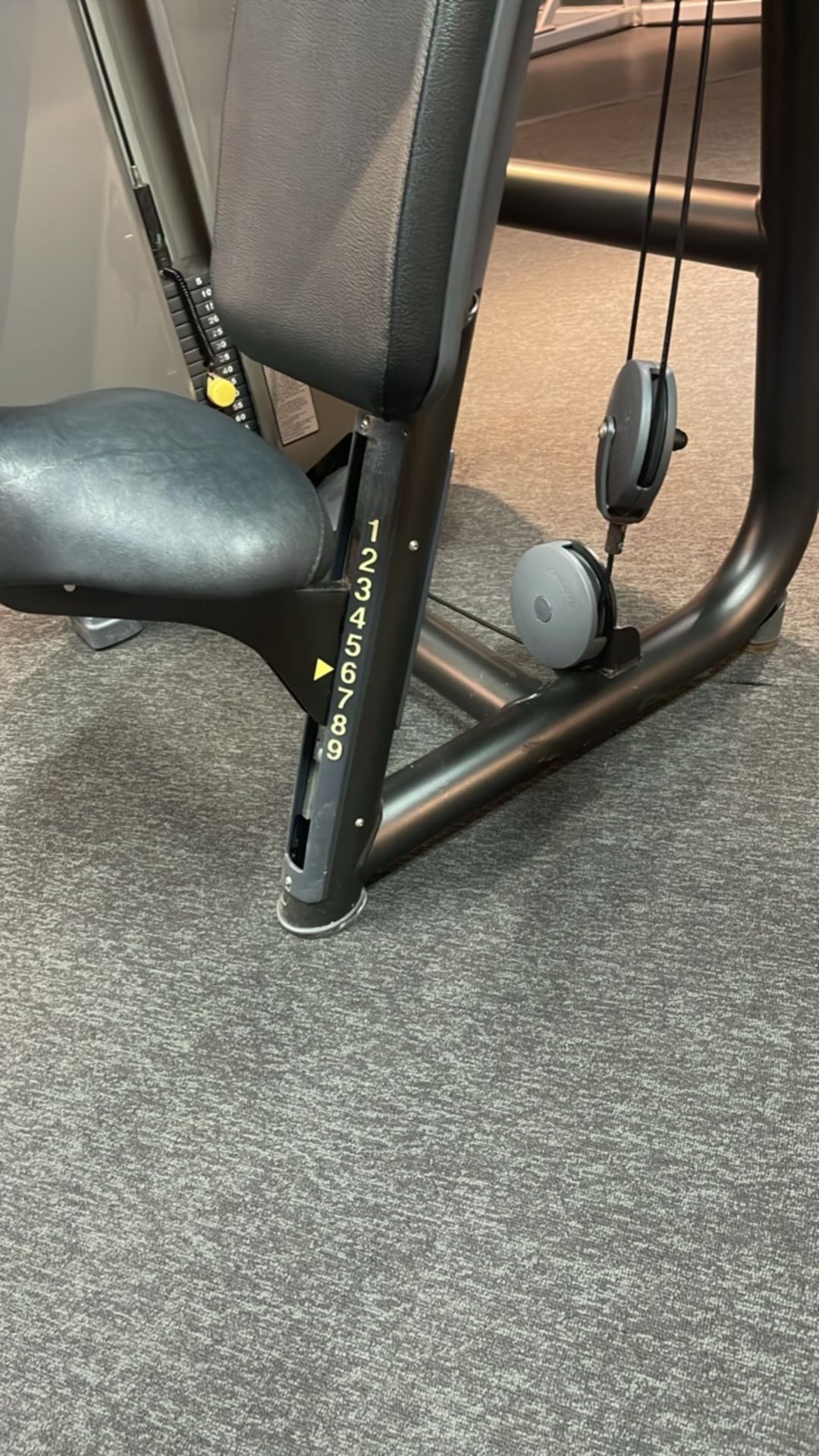 Technogym Shoulder Press - Bild 7 aus 10