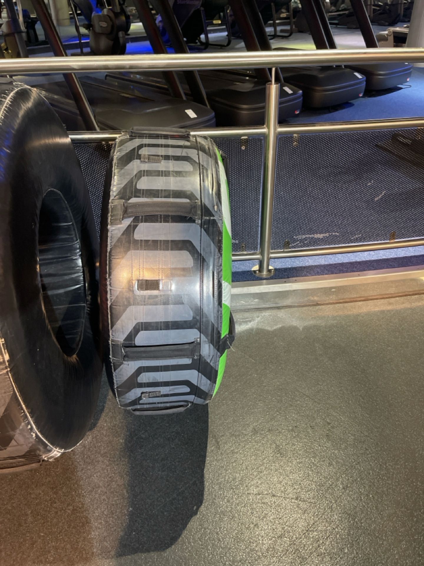 Escape 40kg Tyre - Image 2 of 2
