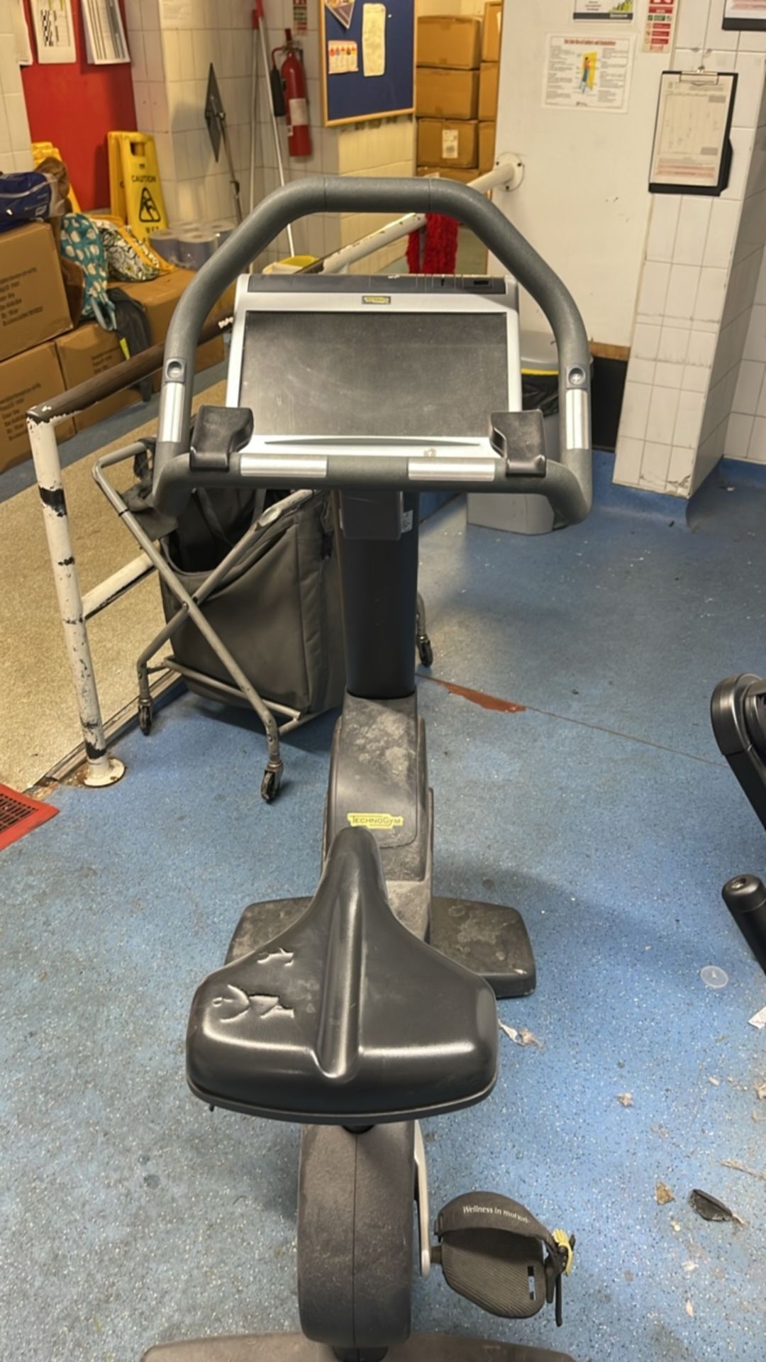 Technogym Upright Bike For Spares & Repairs - Image 4 of 8