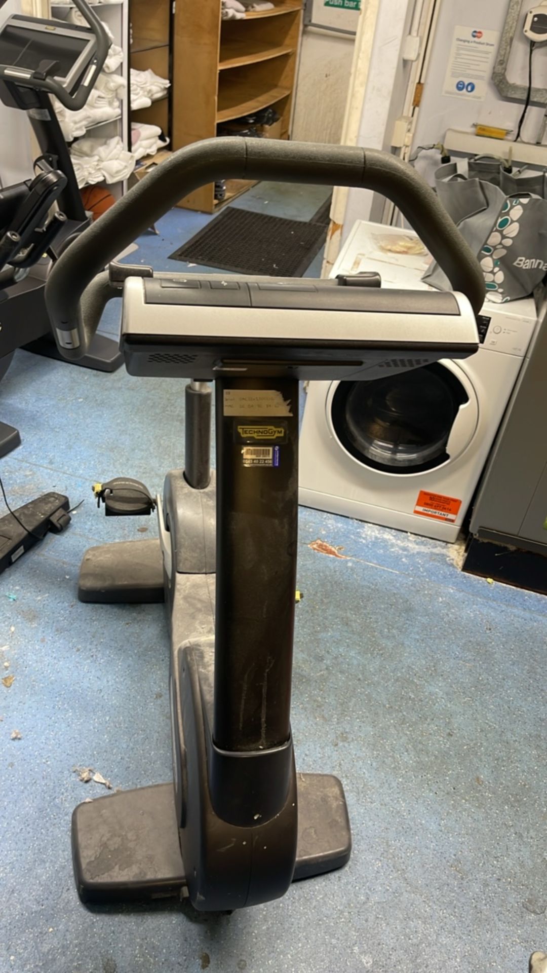Technogym Upright Bike For Spares & Repairs - Image 2 of 8