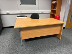 Office Desk and Chair x4