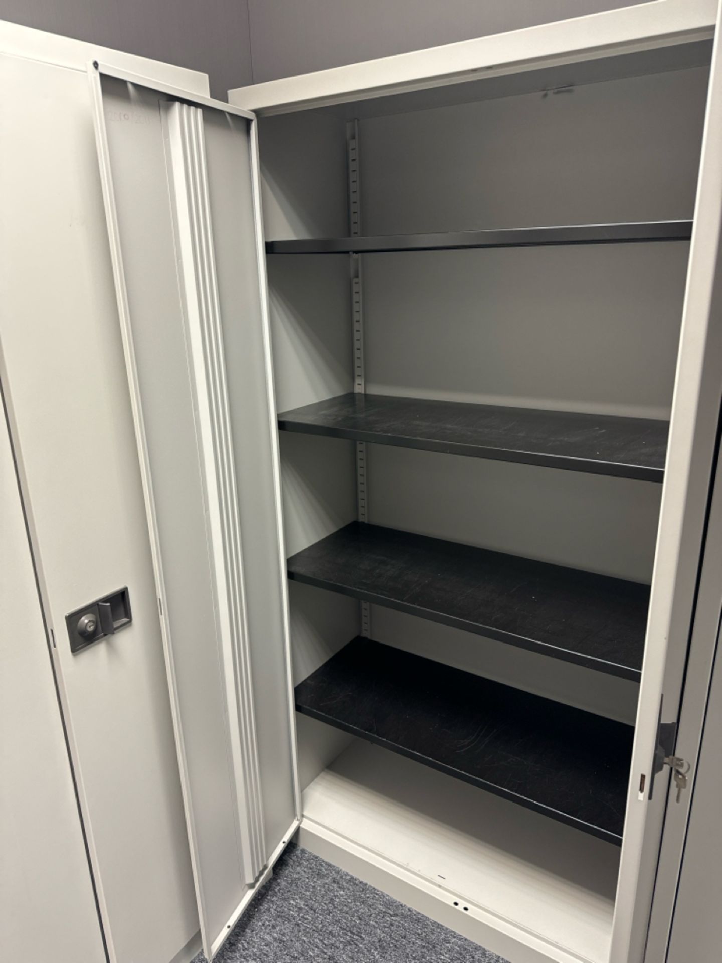 Metal Storage Cabinet - Image 4 of 5