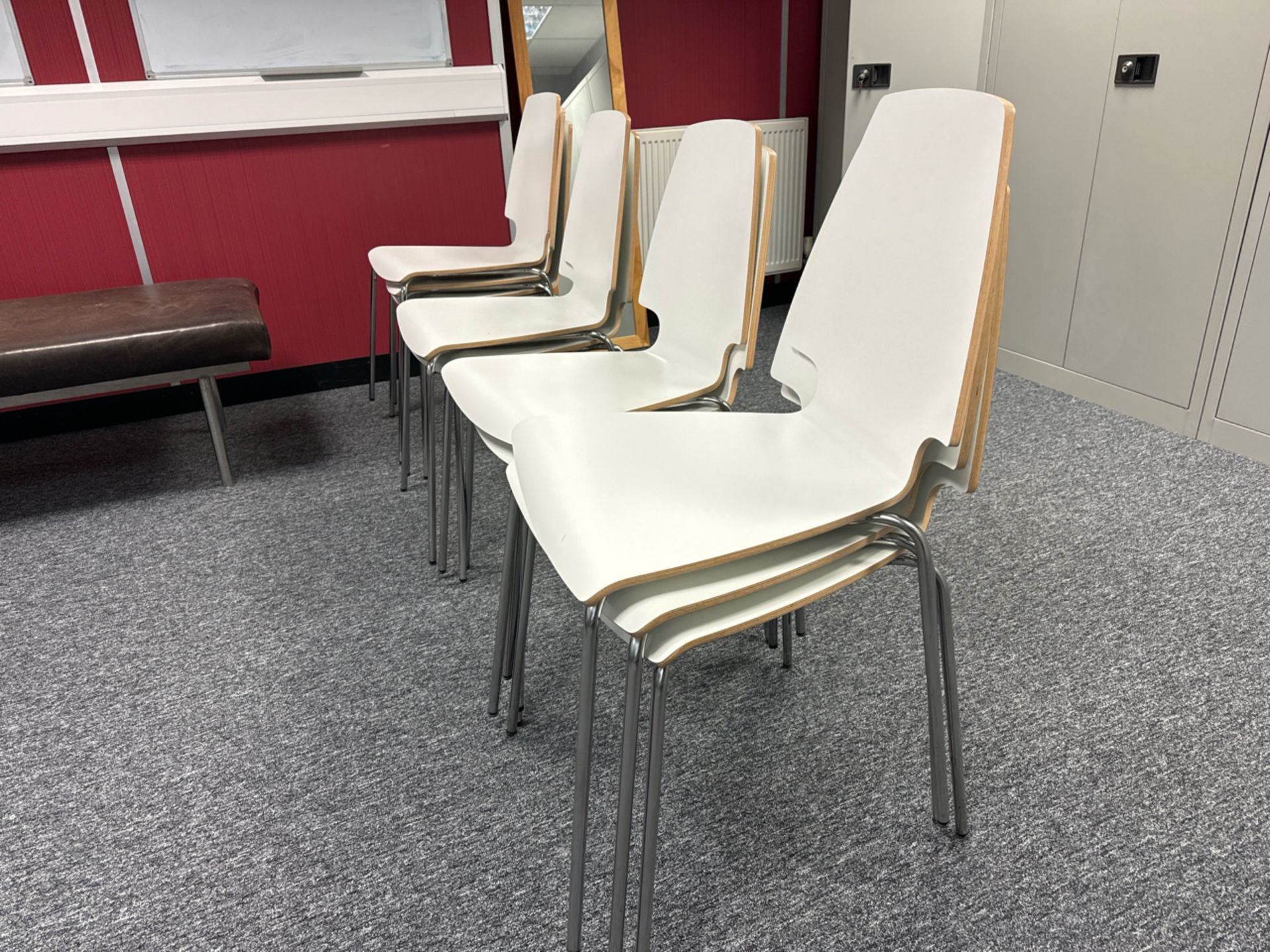 White Wood Chairs x 10 - Image 2 of 4
