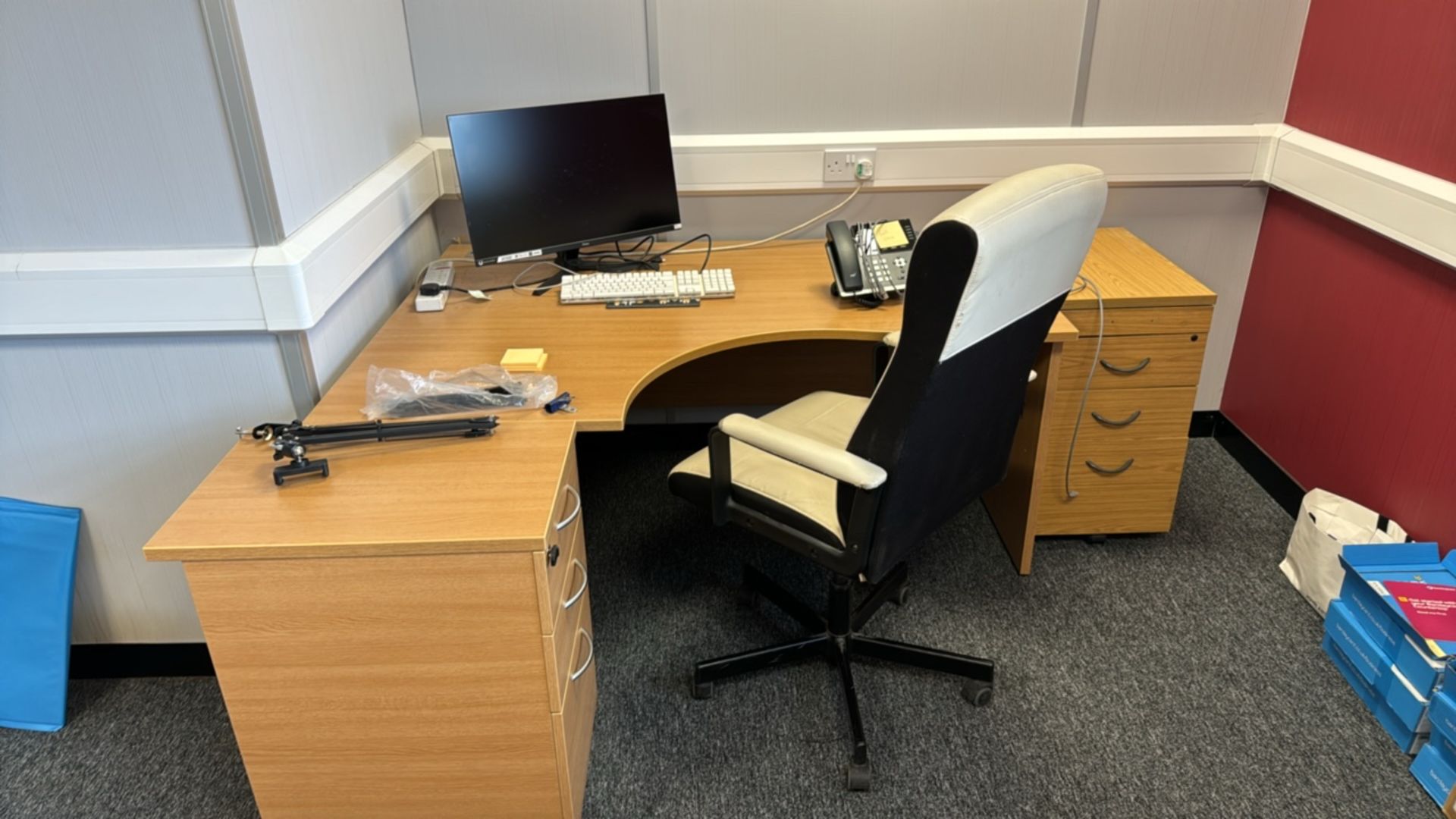 Office Desk and Chair - Image 6 of 6