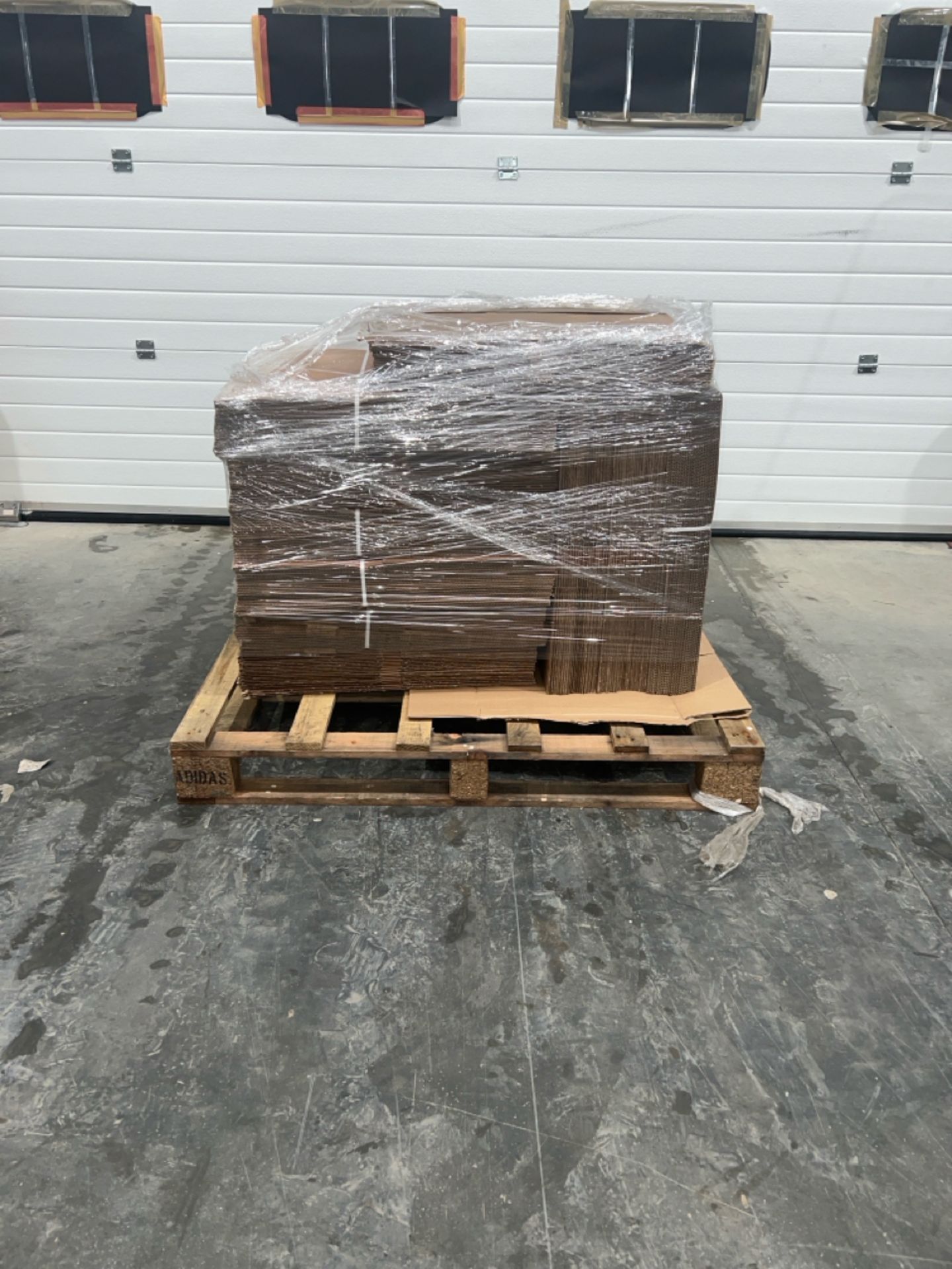 Cardboard Flat Pack boxes x 200 - 36cm x 30cm x 4cm. - Image 2 of 3