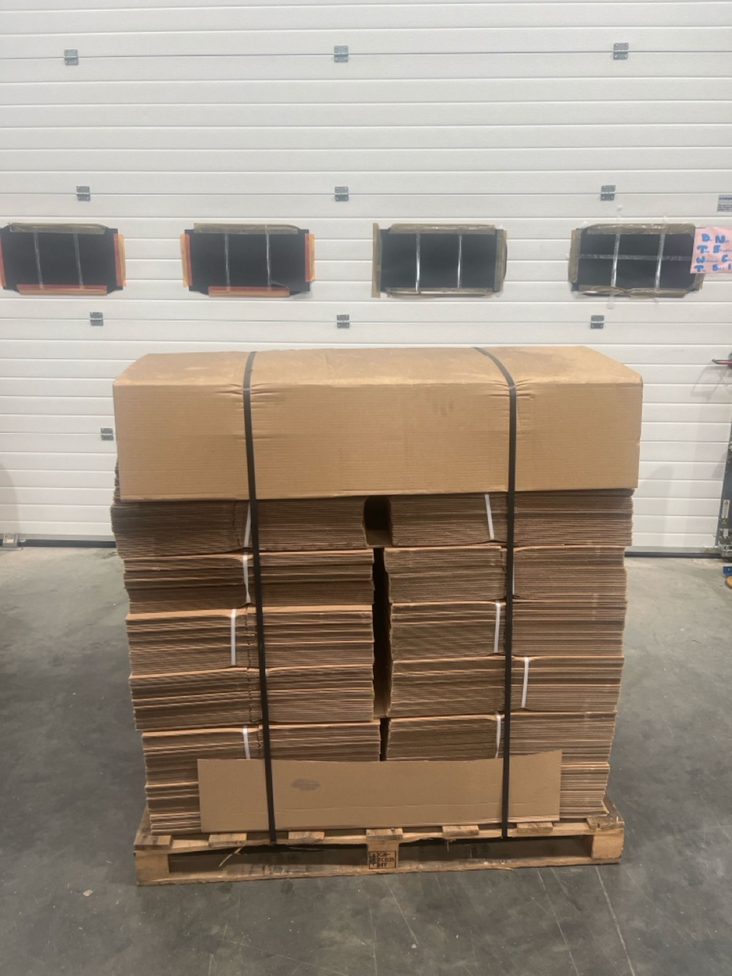 Cardboard Flat Pack boxes x 772 - 29cm x 27cm x 9cm - Image 2 of 3