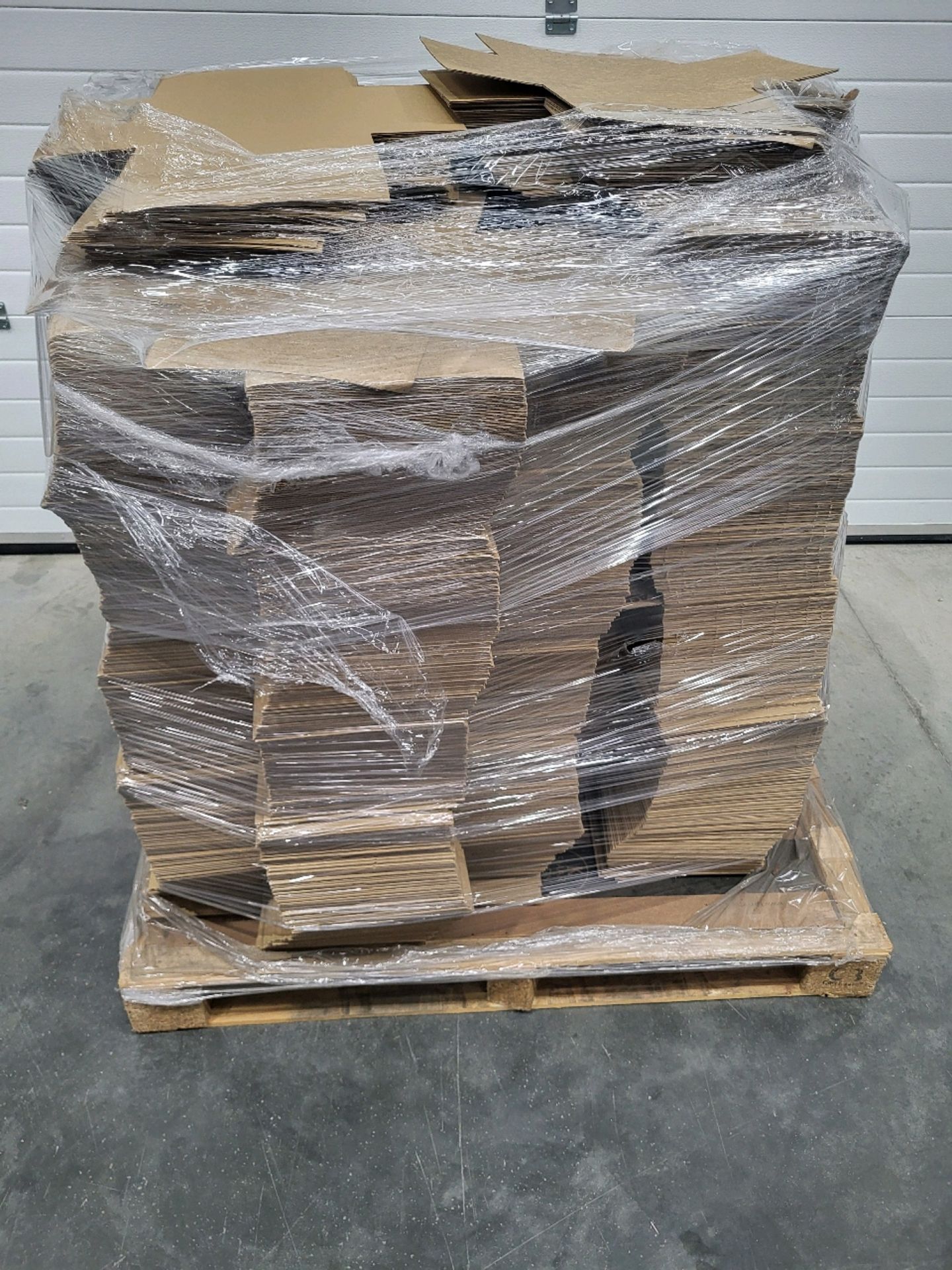 Cardboard Flat Pack Boxes x1350 - 26cm x 26cm x 6cm - Image 2 of 3
