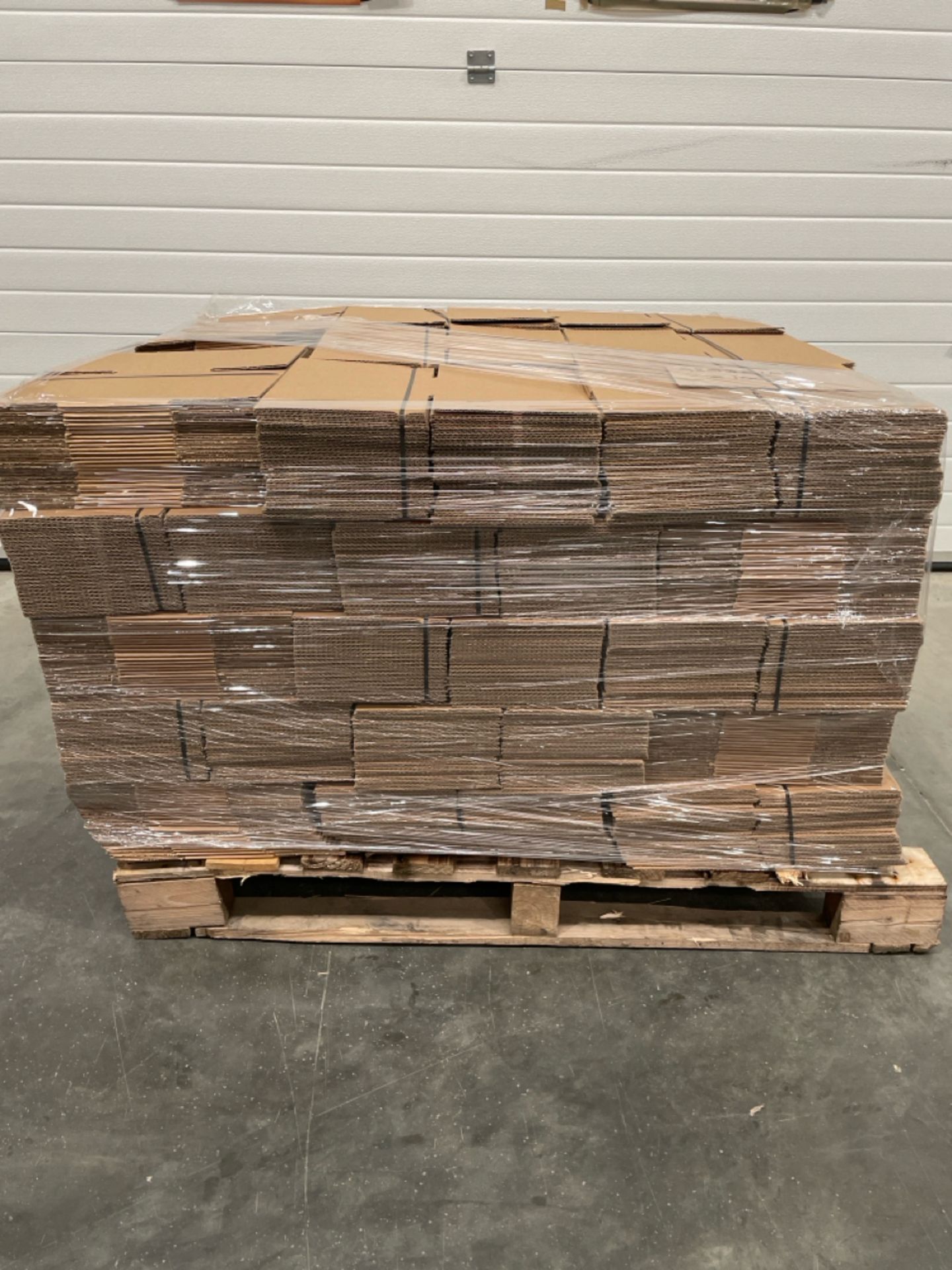 Cardboard Flat Pack boxes x 1000 - 26cm x 26cm x 6cm - Image 2 of 3