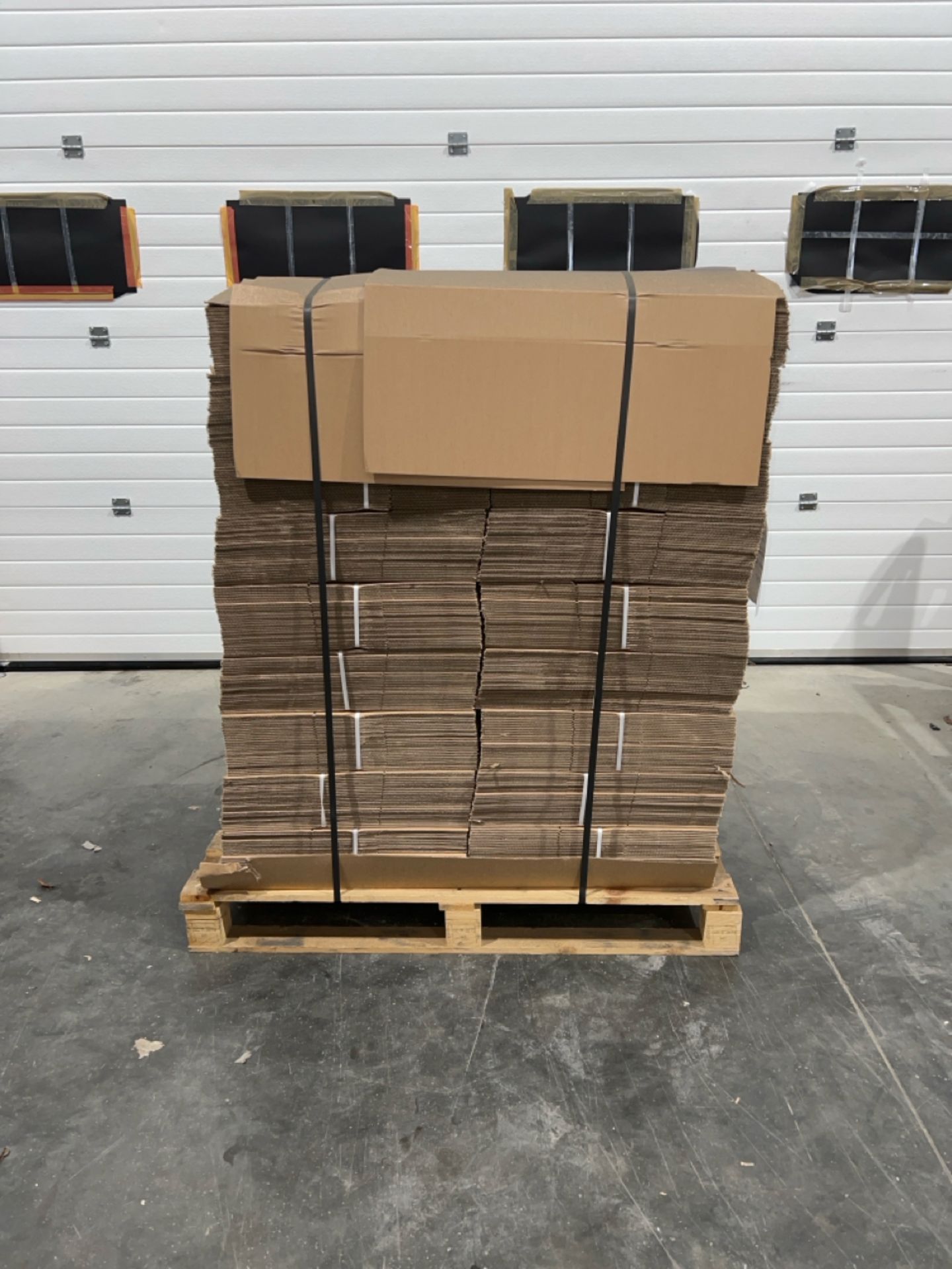 Cardboard Flat Pack boxes x 887 - 34cm x 19cm x 17cm - Image 2 of 3