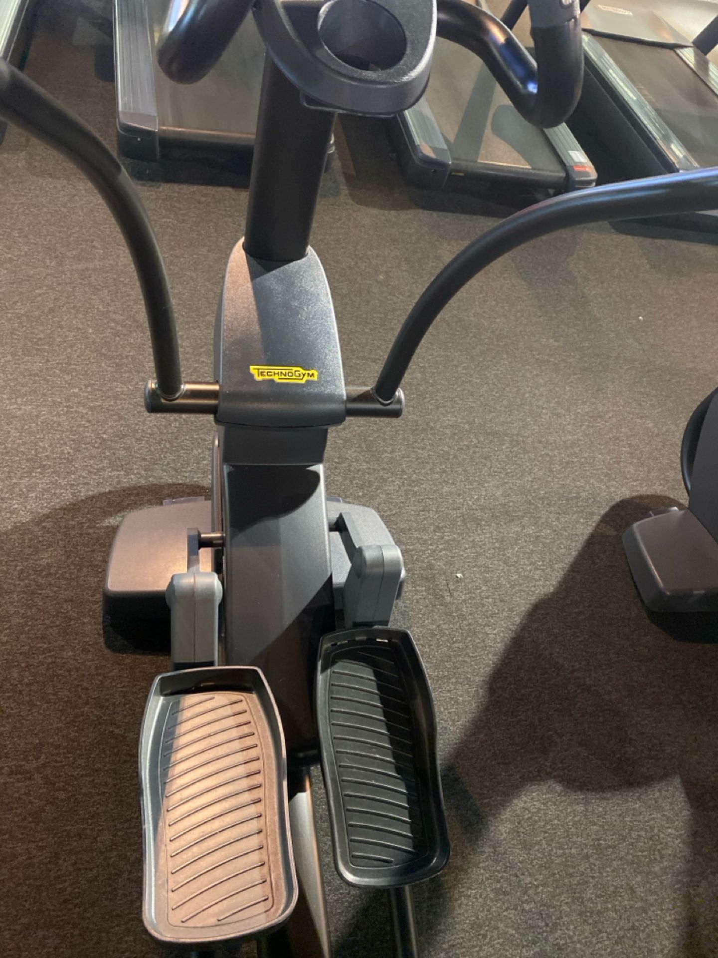 Technogym Cross Trainer - Image 6 of 10