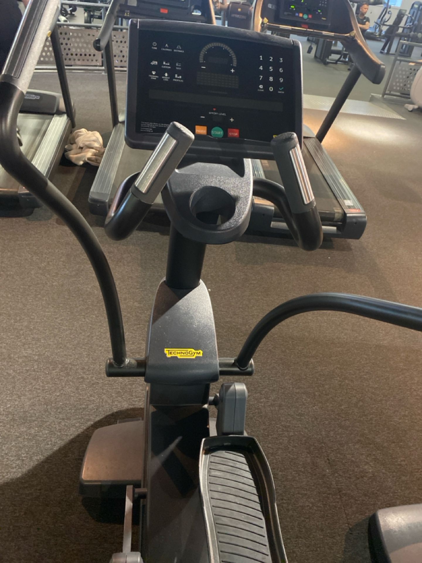 Technogym Cross Trainer - Image 7 of 11