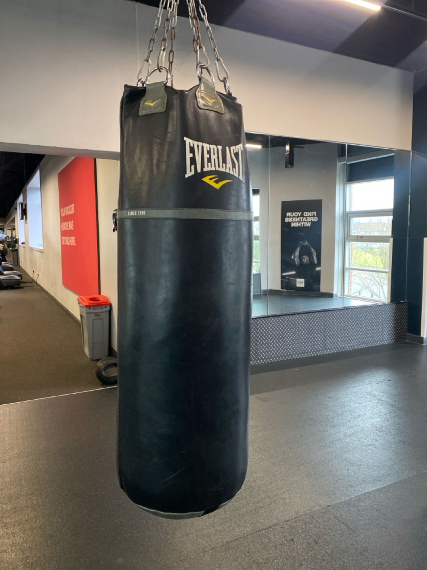 Everlast Boxing Bag x1 - Image 2 of 5