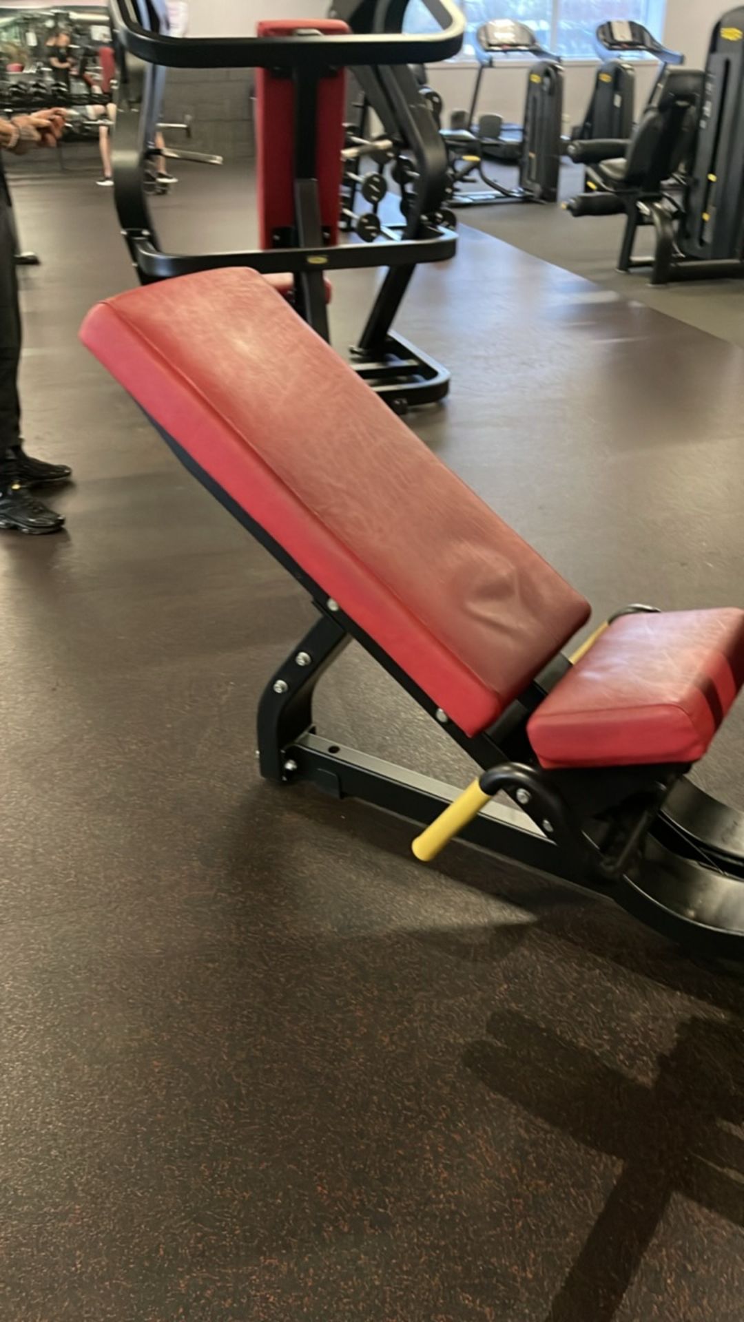 Technogym Pure Strength Leg Press - Bild 8 aus 9