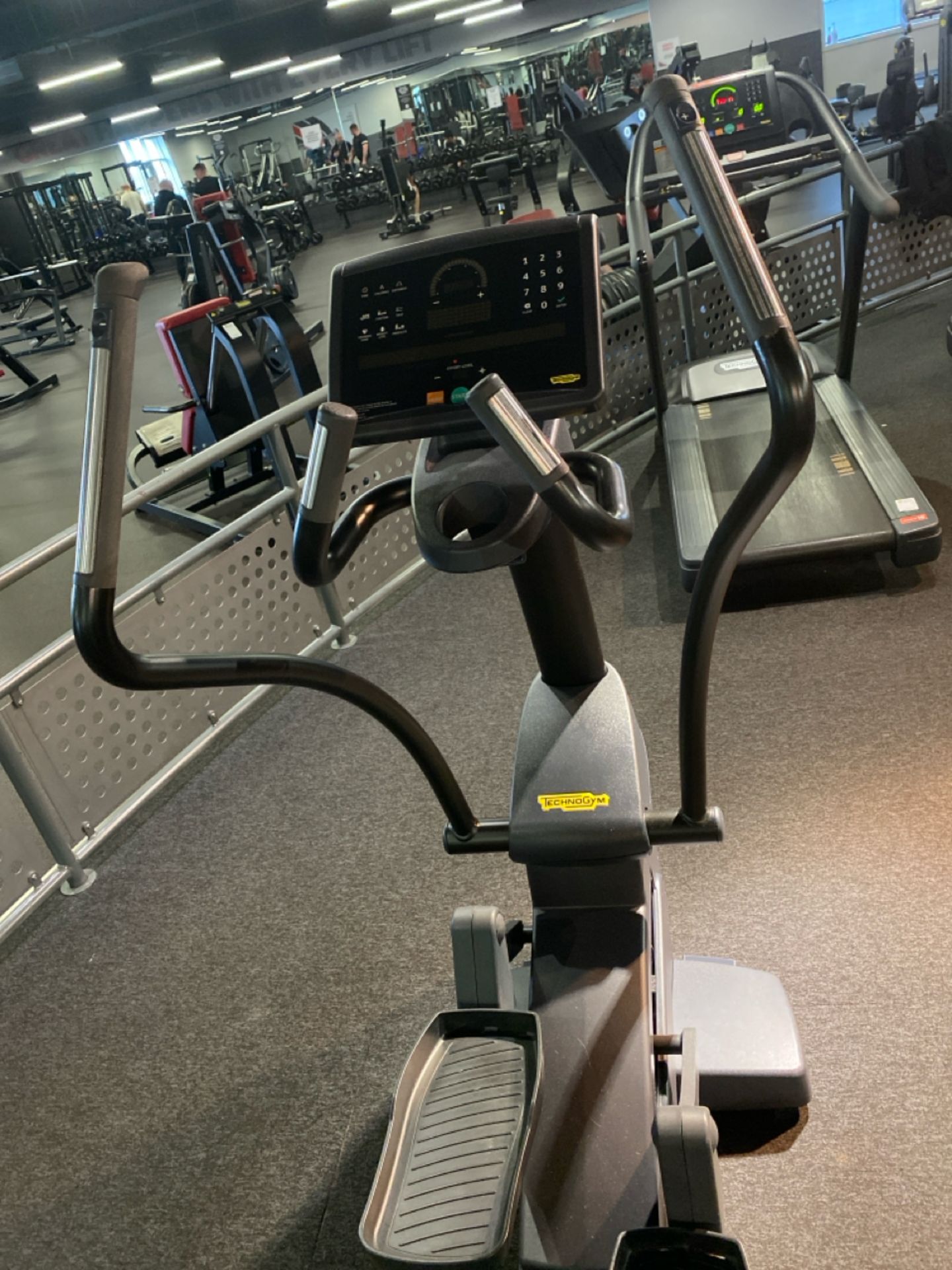 Technogym Cross Trainer - Image 4 of 11