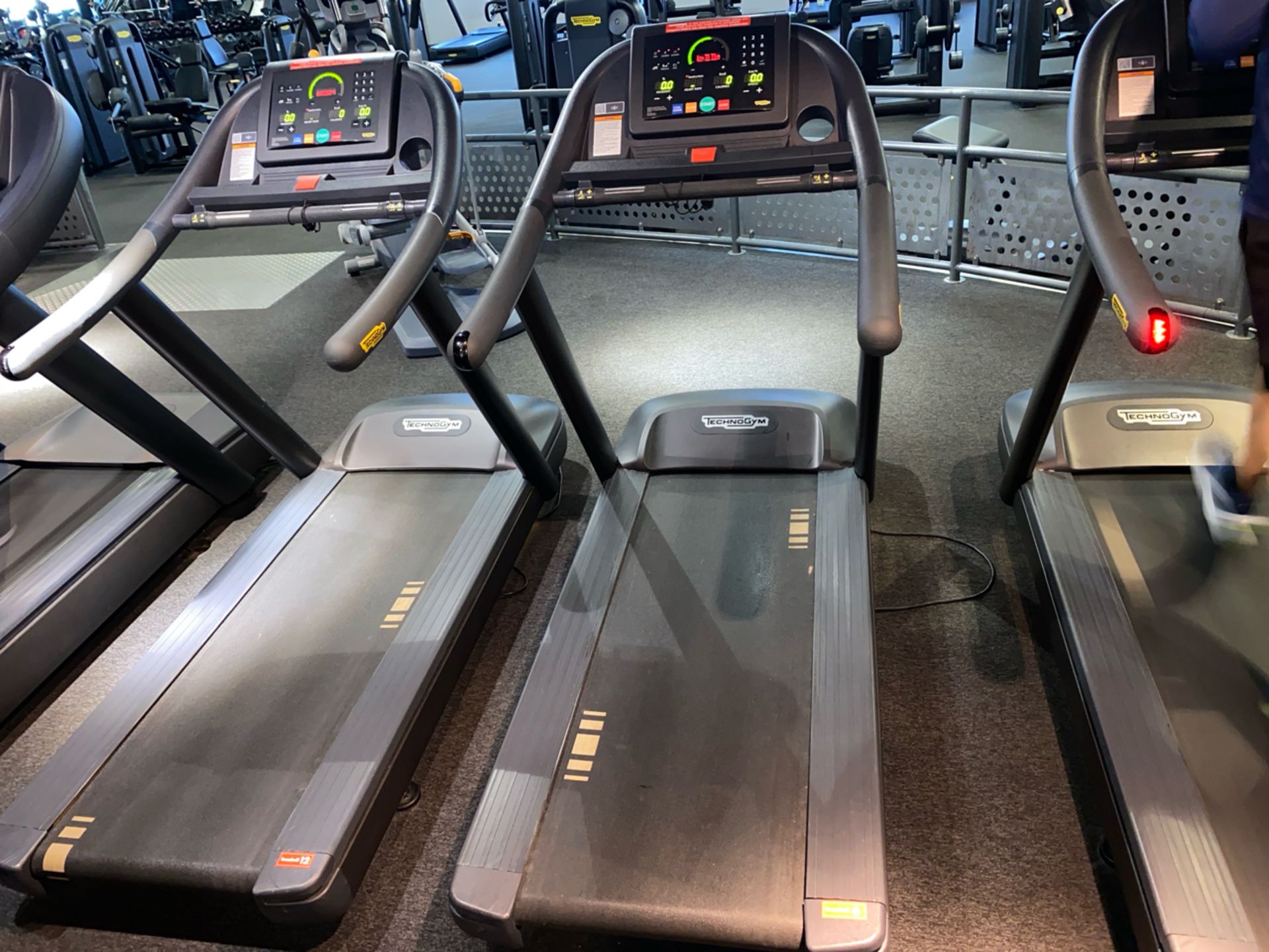 Technogym Excite Run 600 LED Cosmo Treadmill - Image 2 of 11