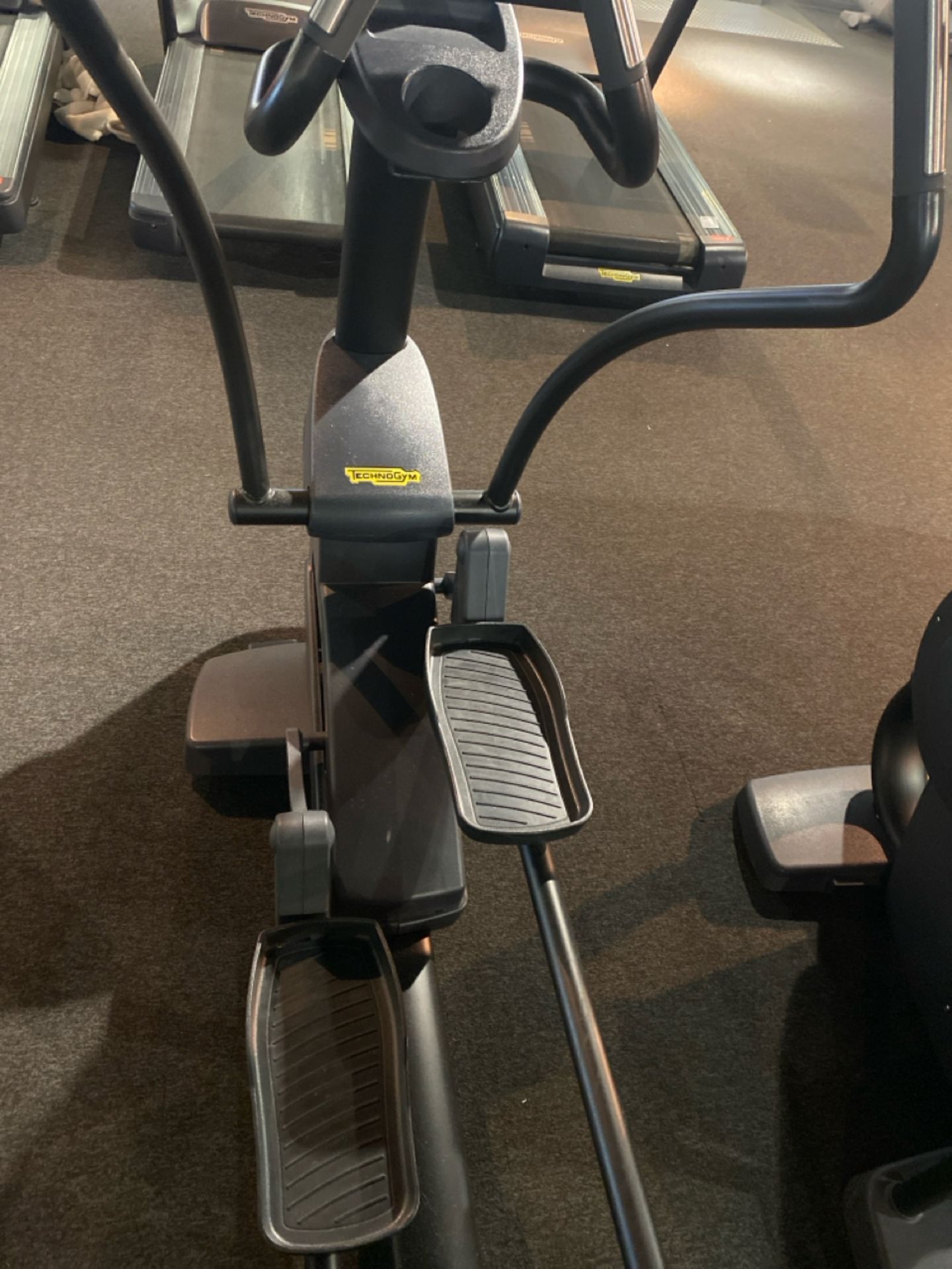 Technogym Cross Trainer - Image 8 of 11