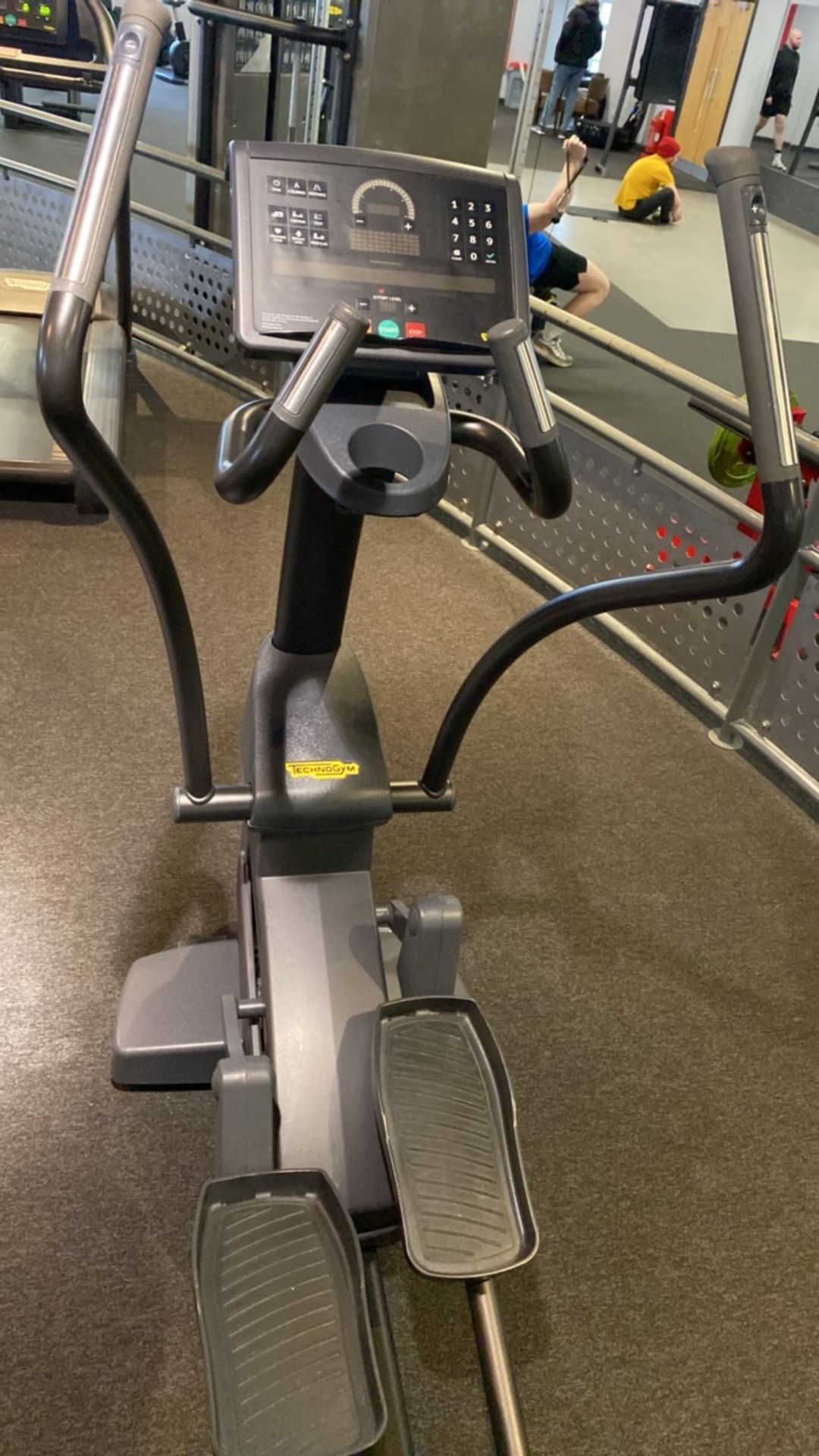 Technogym Cross Trainer - Image 8 of 12