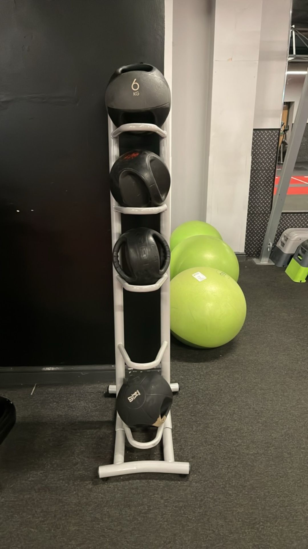 4 x Weighted Balls & Stand - Image 2 of 10