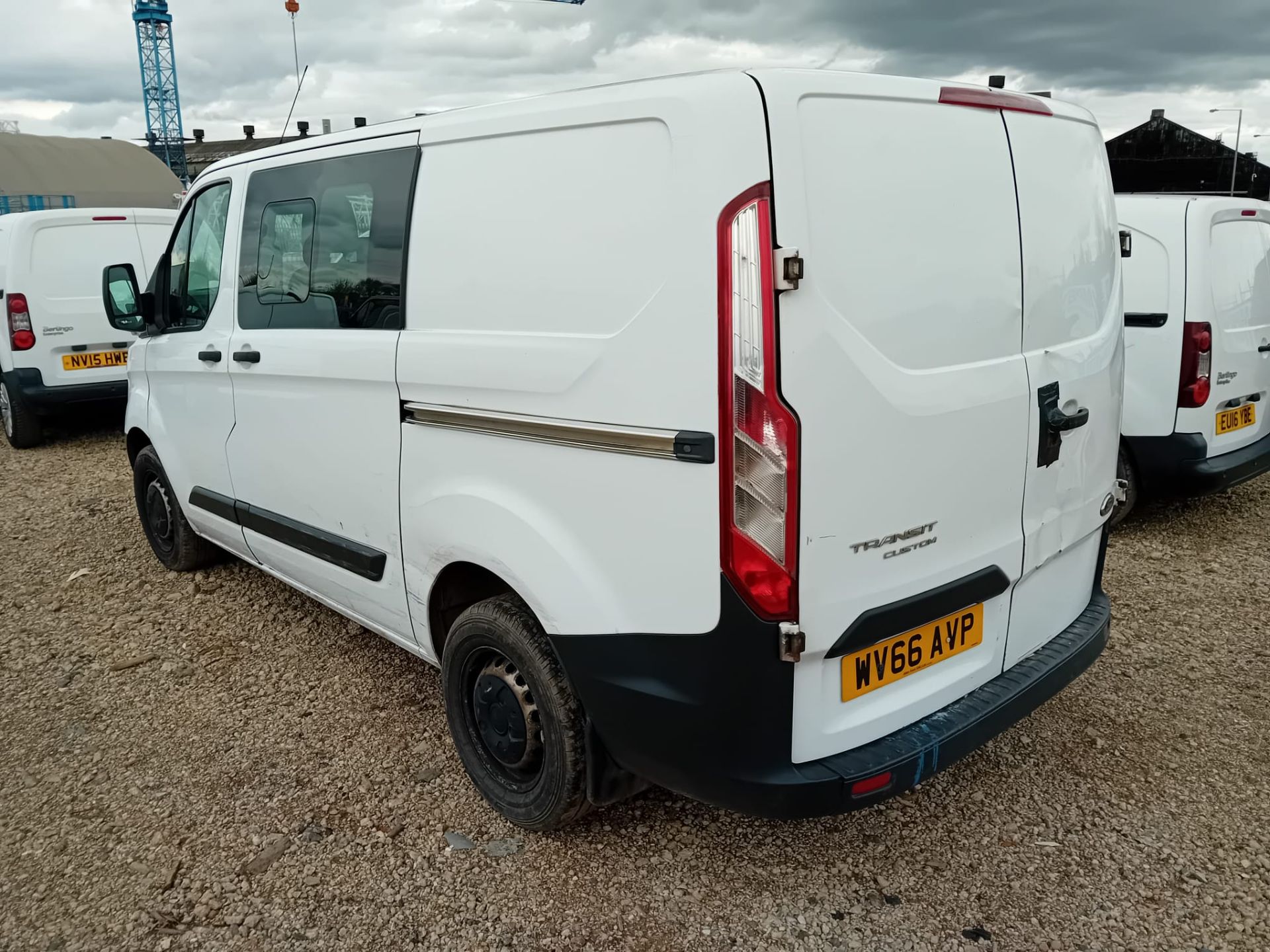 Ford Transit Custom Crew Bus 6 Seater - Image 4 of 13