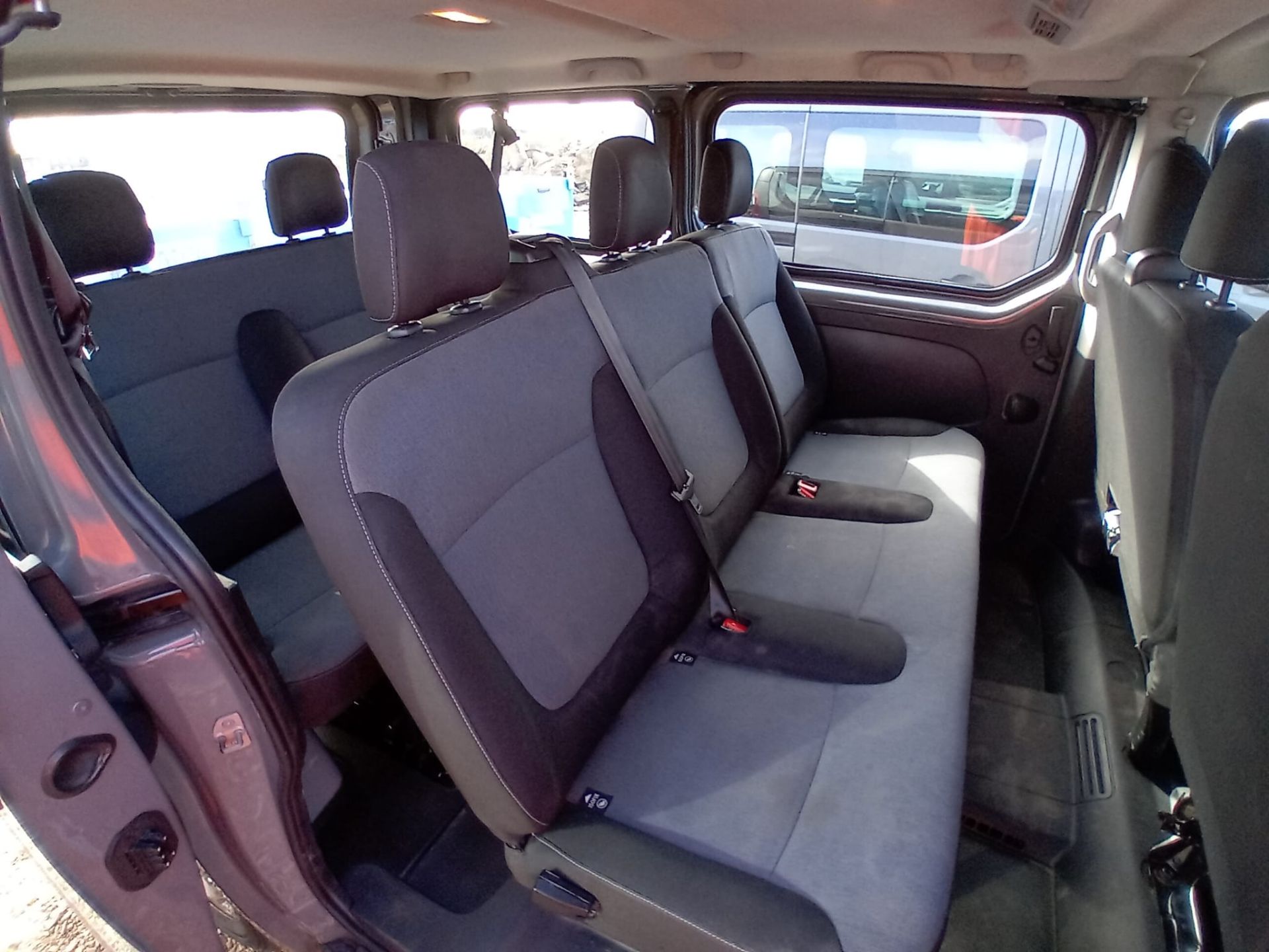 Vauxhall Vivaro 9 Seater - Image 8 of 12