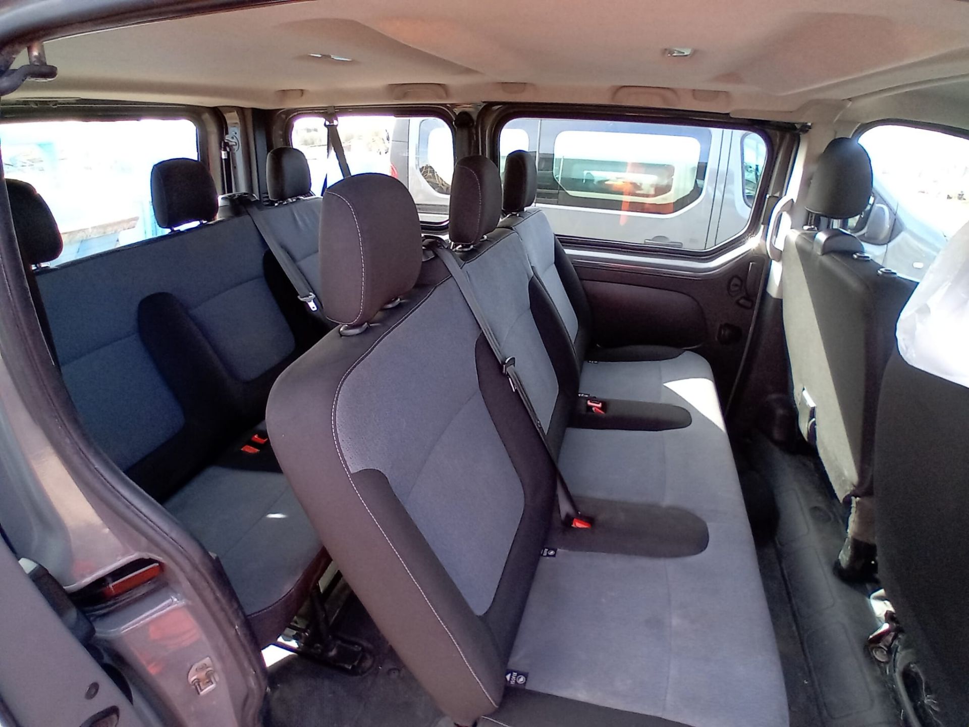 Vauxhall Vivaro 9 Seater - Image 7 of 12