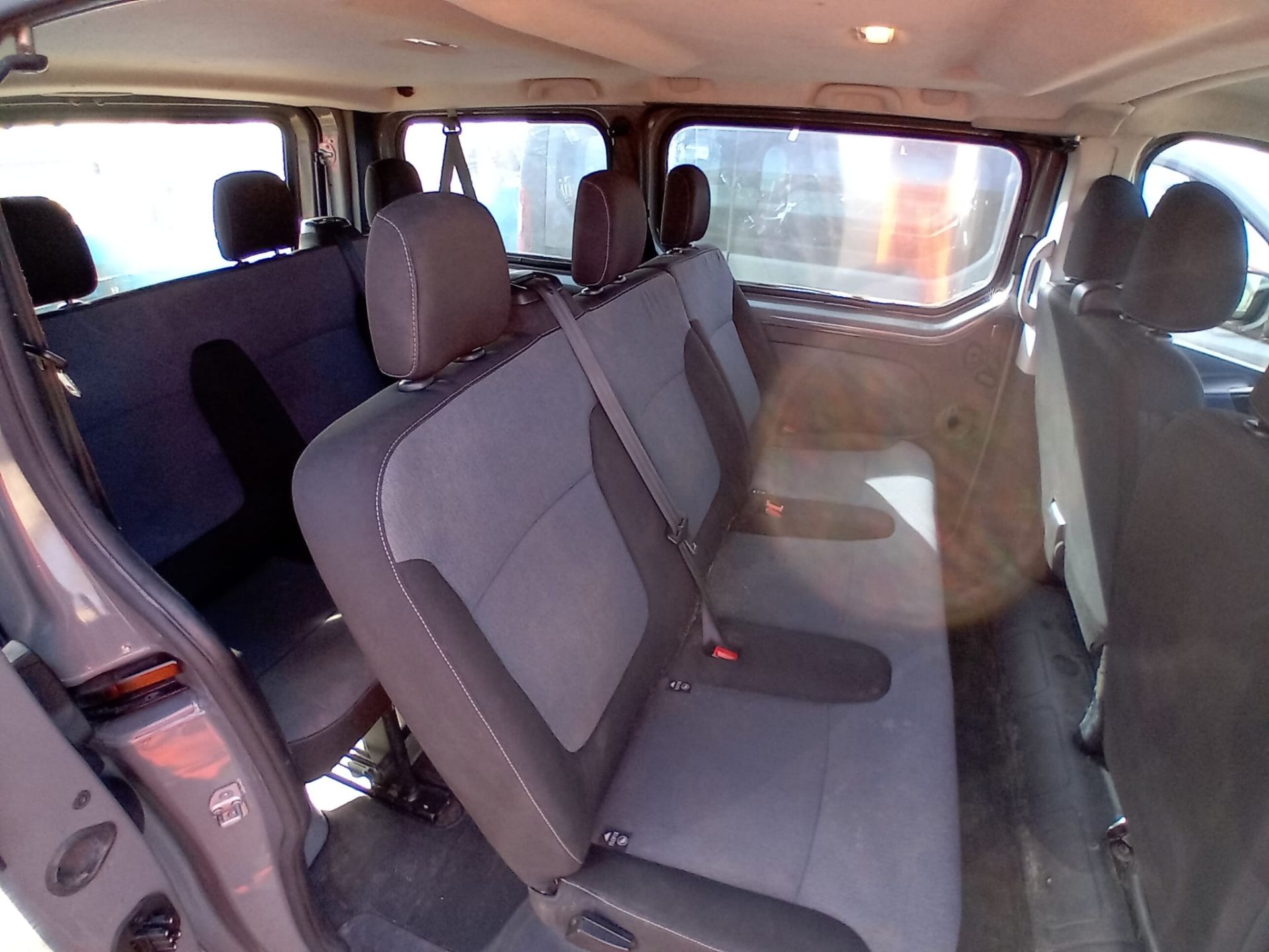 Vauxhall Vivaro 9 Seater - Image 8 of 12