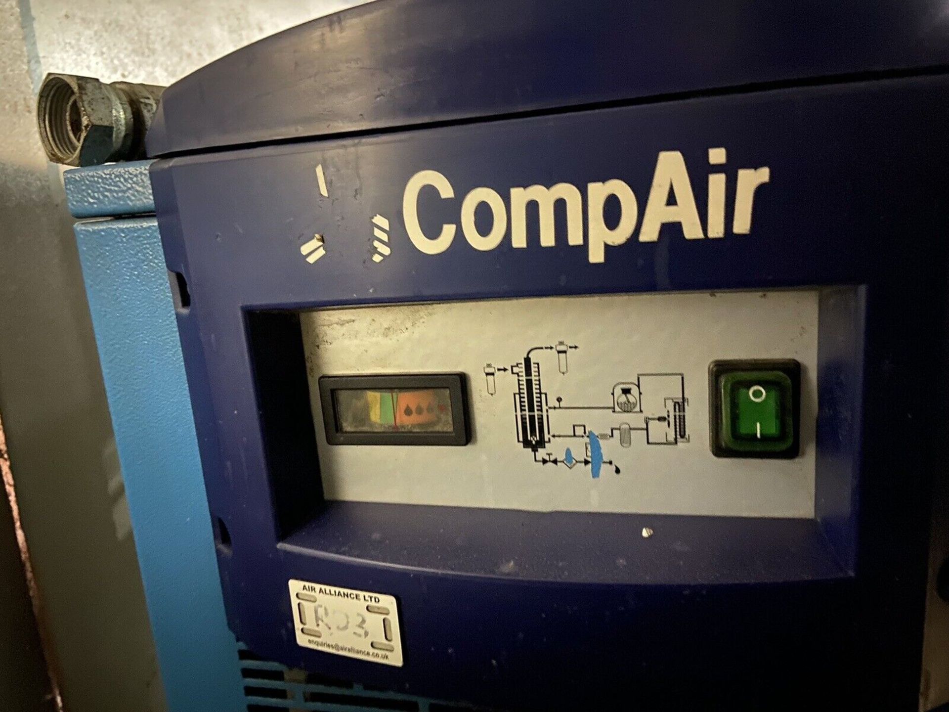 Compair L11 FS-10A Screw Compressor And Air Drier With 270L Receiver - Image 8 of 10
