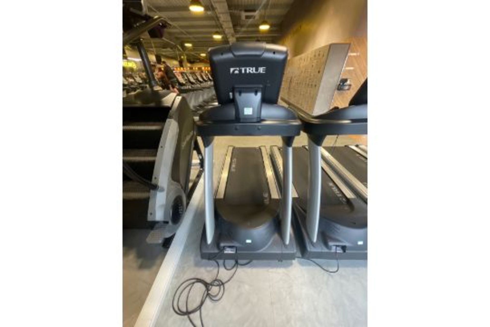 True Fitness 650 Treadmill - Image 5 of 5