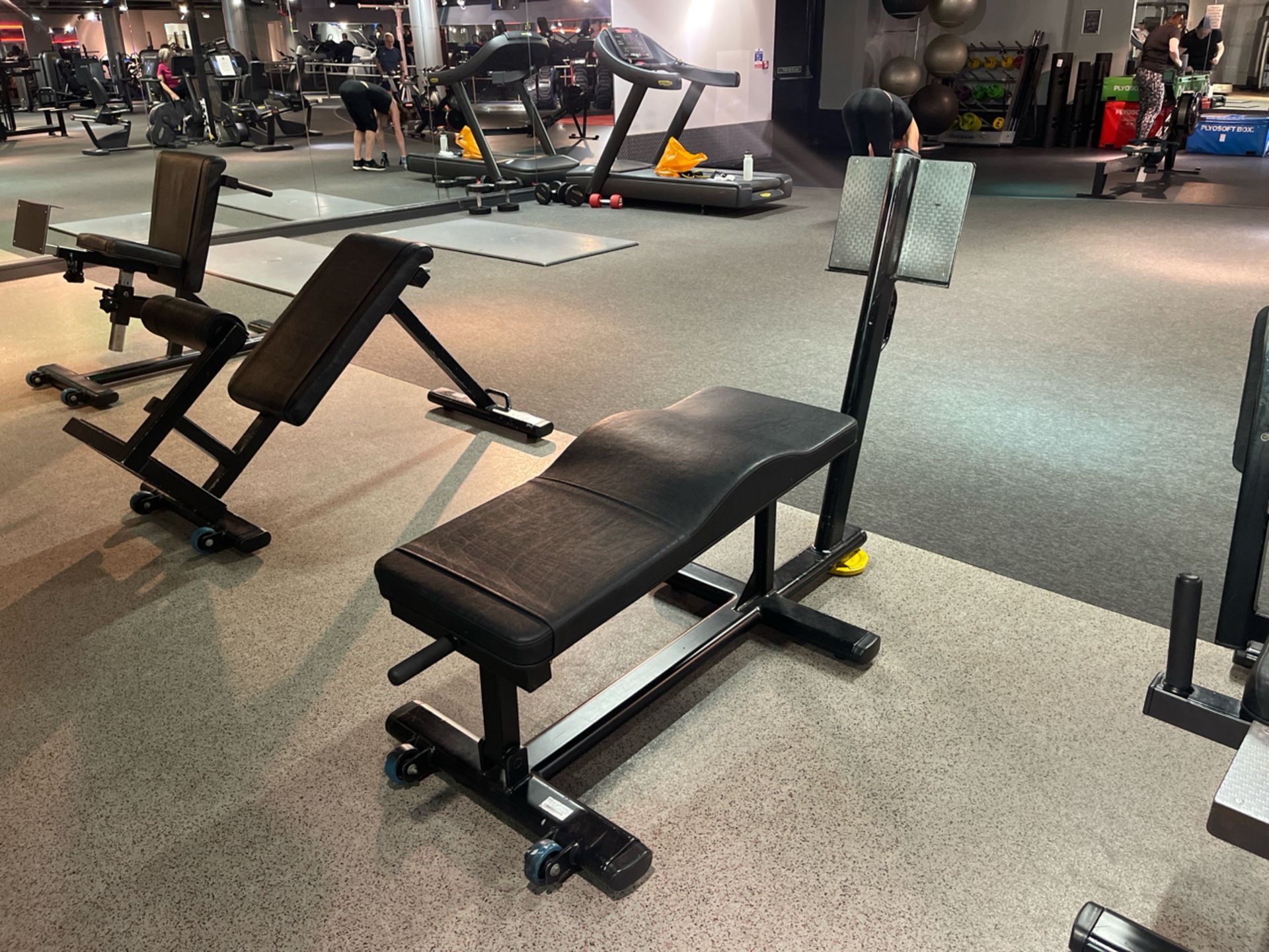 Ab Bench With Footplates