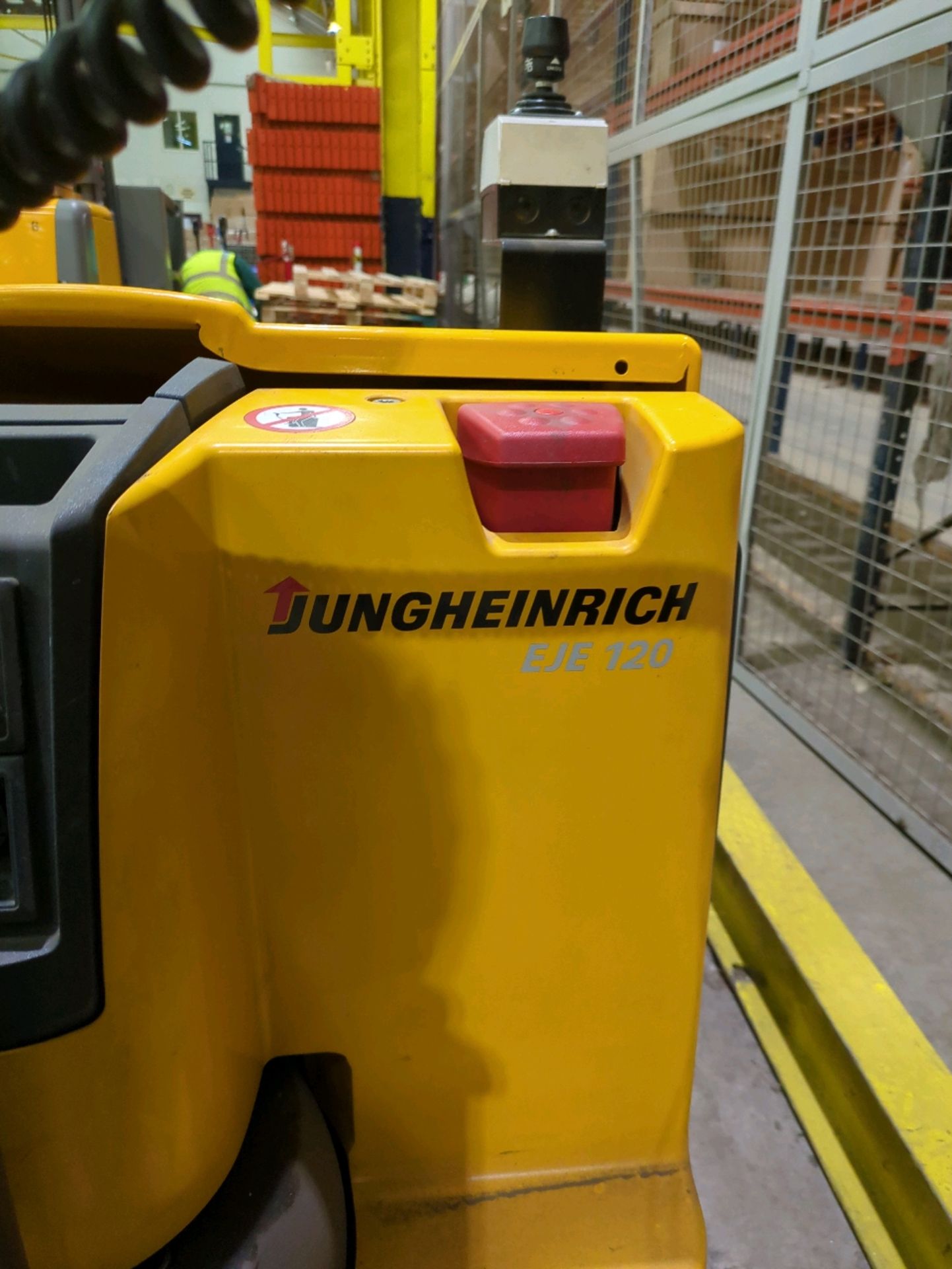 Jungheinrich EJE 120 & Hawker Pro Series Magnetic Battery Changer - Image 11 of 26