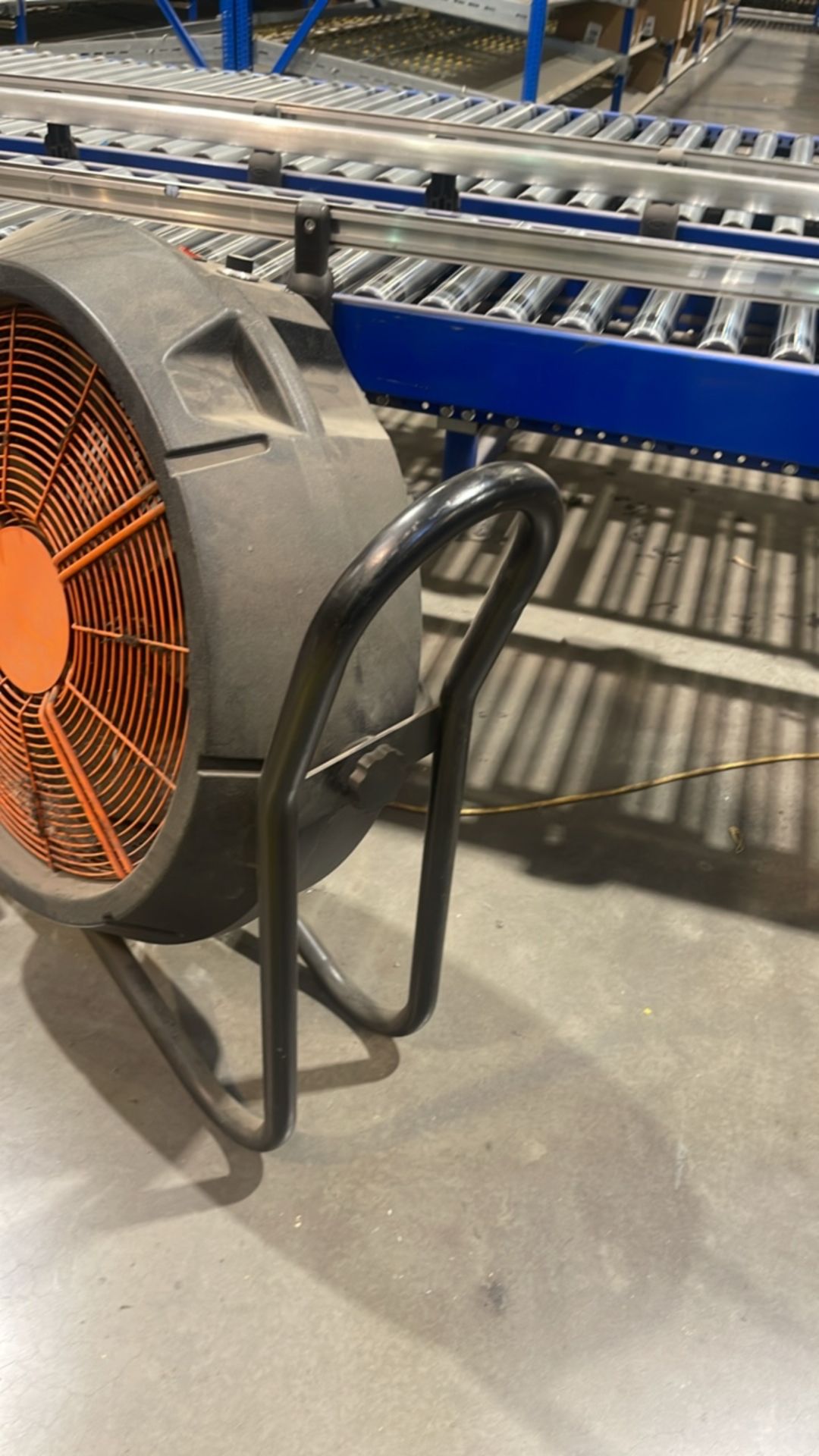 Rhino 115v H-MAN115 Industrial Cooling Fan Crowd Fan Air Mover Drying Fan - Image 4 of 9