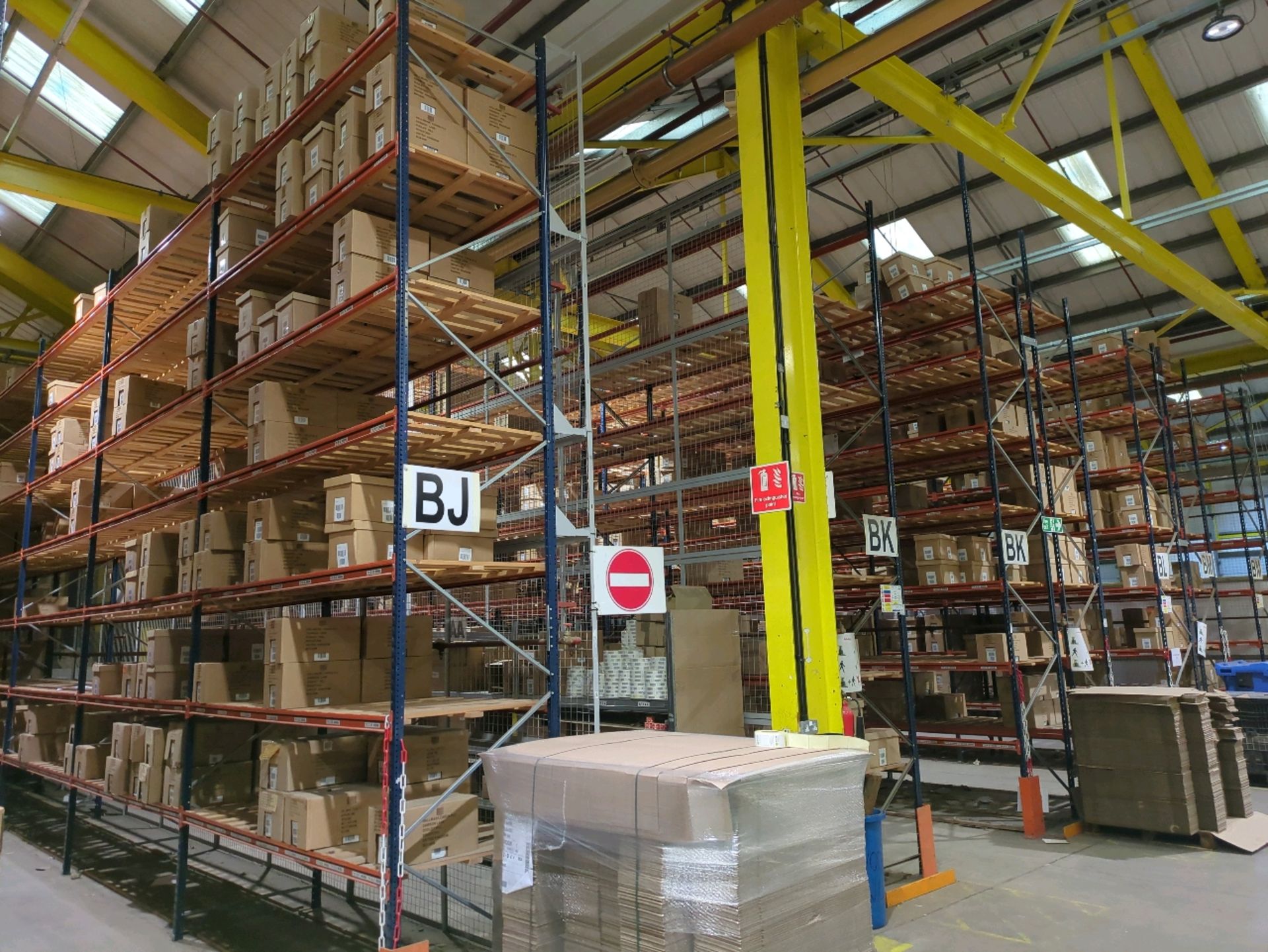 Run Of 13 Bays Of Boltless Industrial Pallet Racking