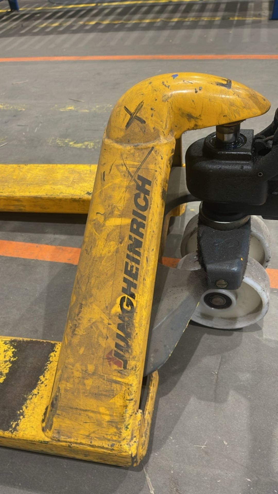 2200kg Jungheinrich Pallet Truck - Image 6 of 8