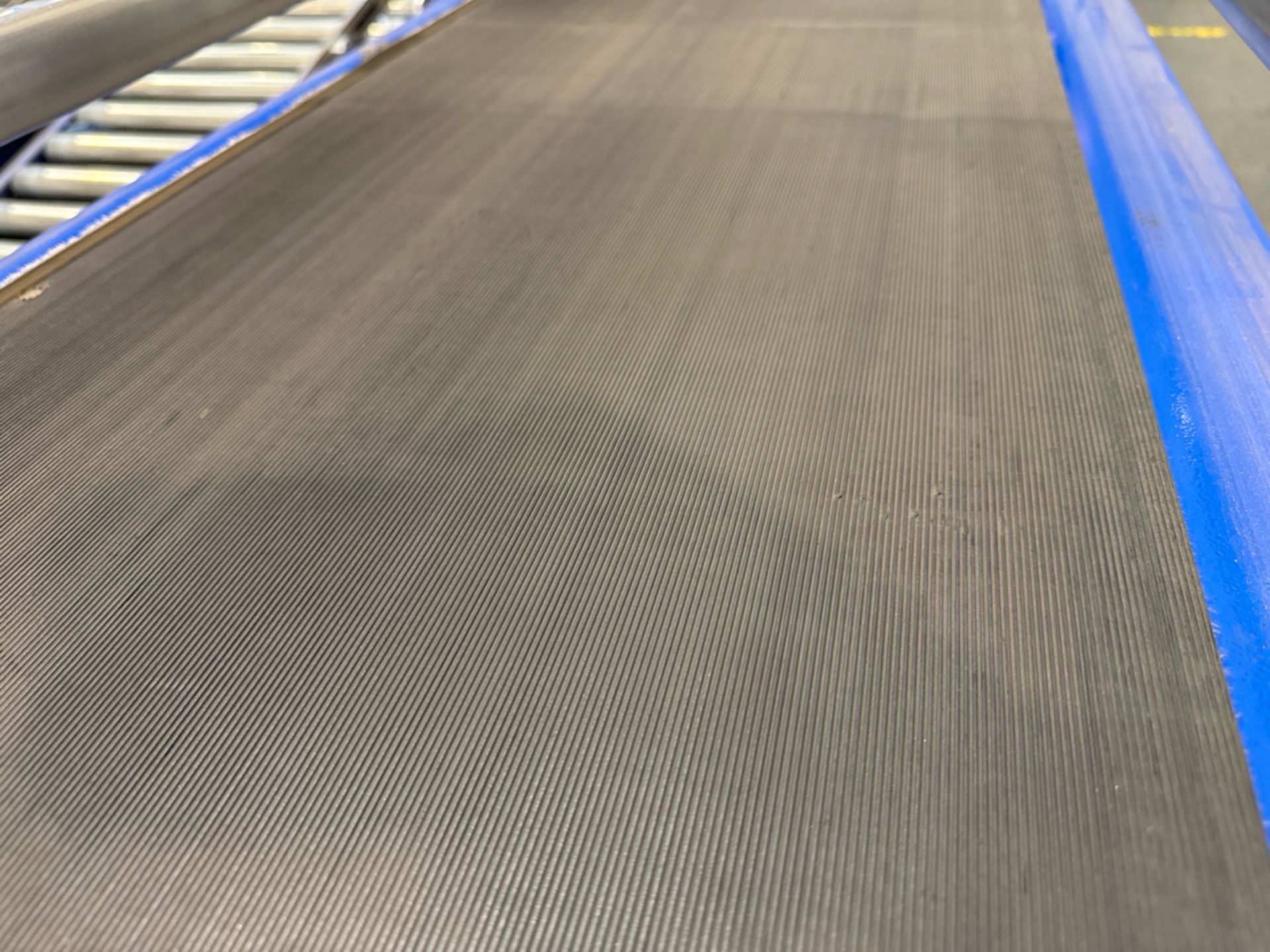 Motorised Conveyor Belt With Incline - Image 7 of 7