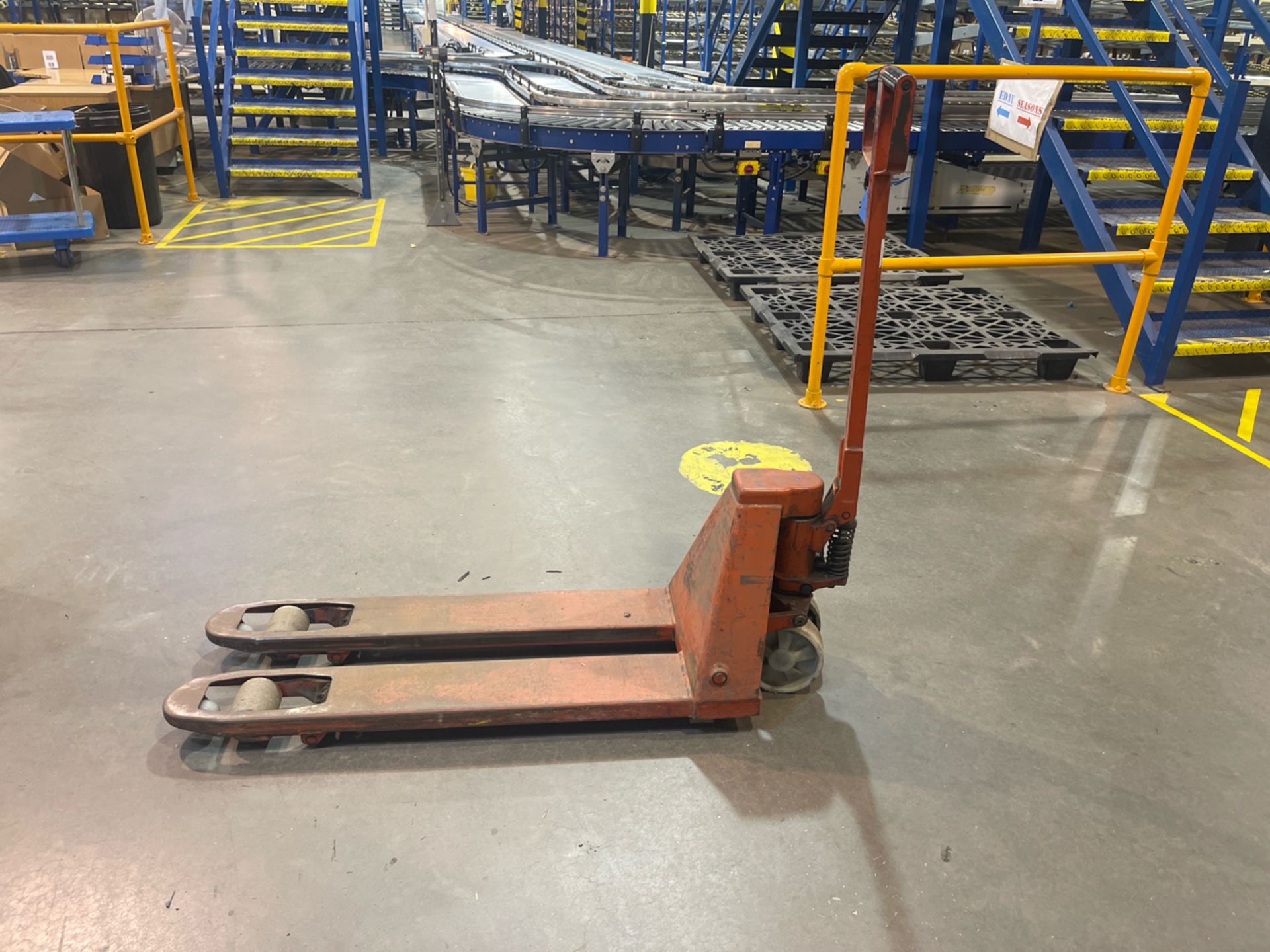 BT Product 2000kg Pallet Truck