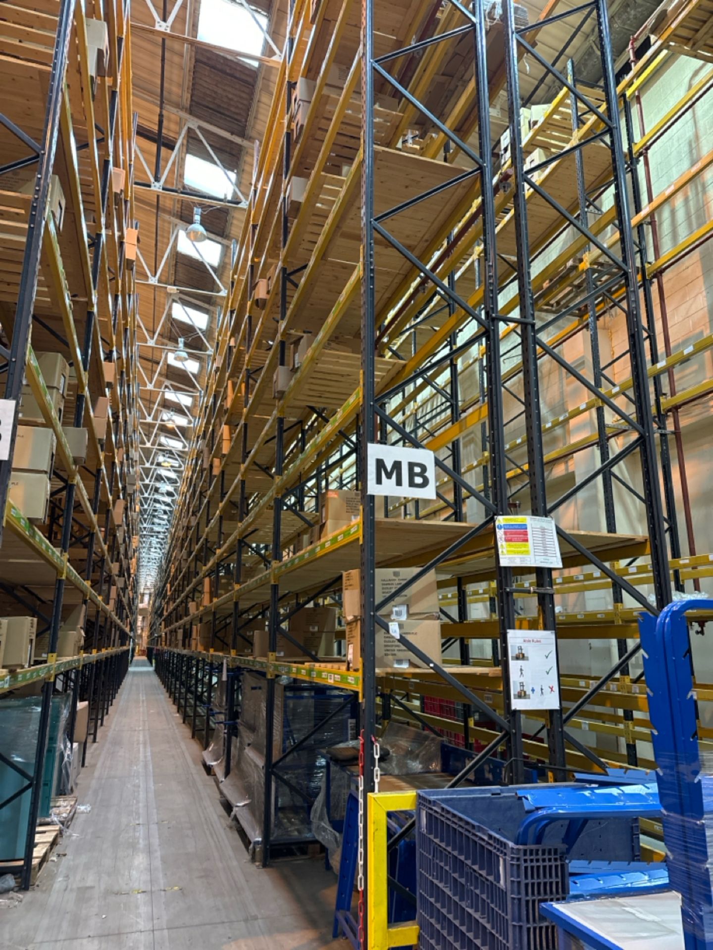 Run Of 18 Bays Of Boltless Industrial Pallet Racking - Image 2 of 15