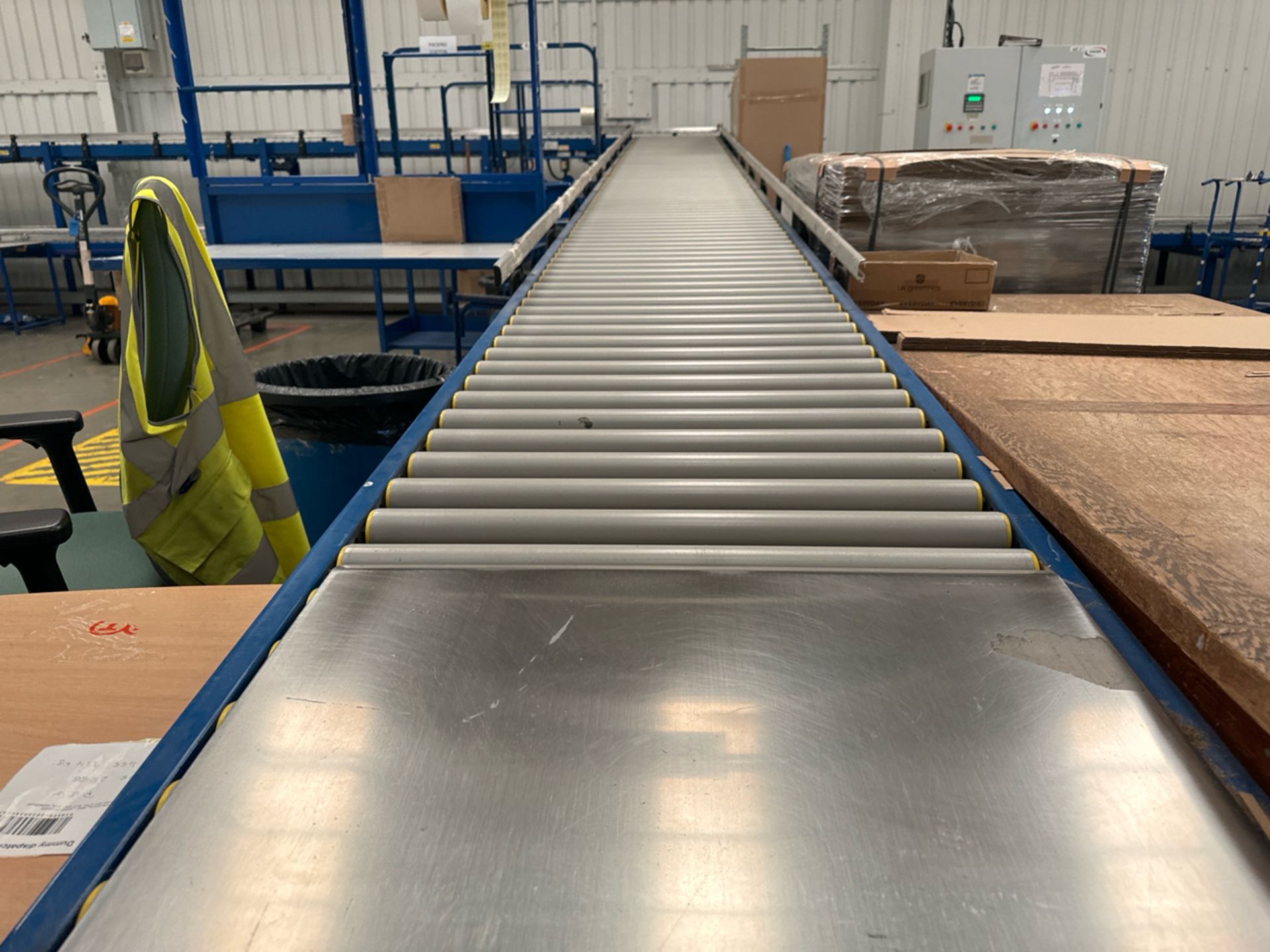 Gravity Roller Conveyor Belt On Decline