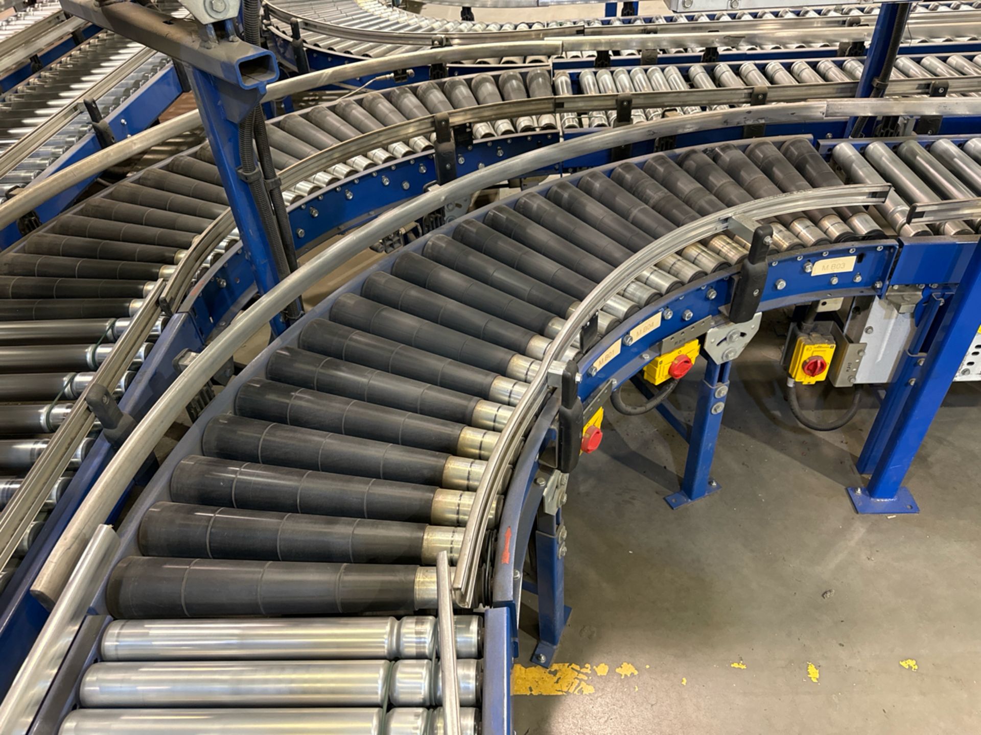 Roller Conveyor Corner Piece - Image 2 of 3