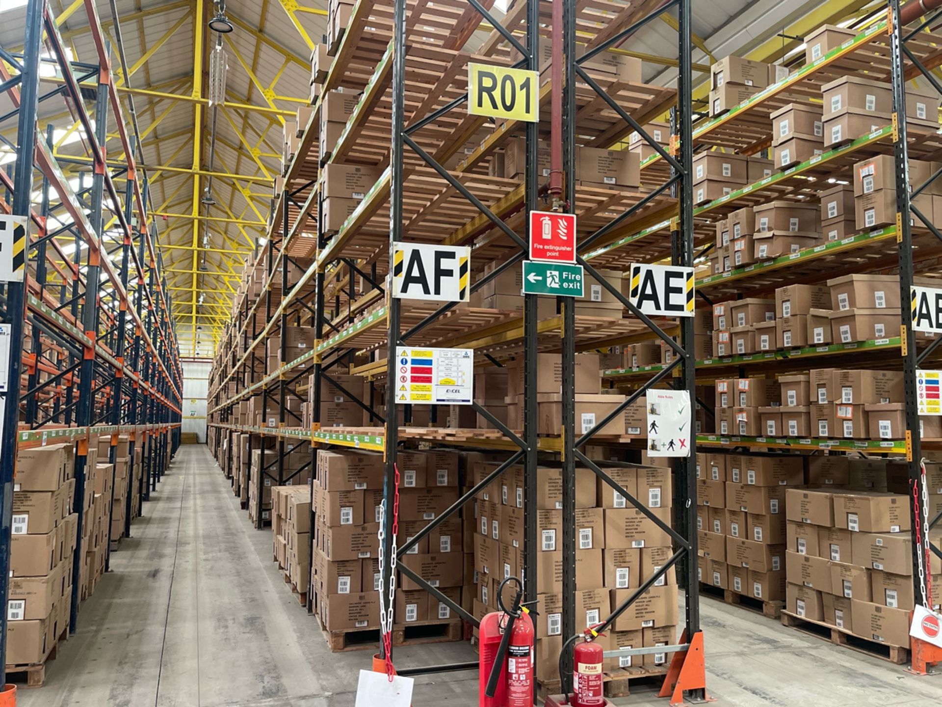 Run Of 42 Bays Of Back To Back Boltless Industrial Pallet Racking