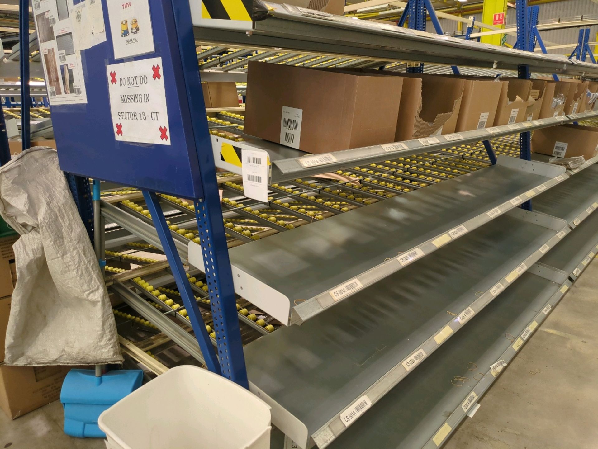 A Run Of 10 Bays Of Back To Back Flow Racks - Image 10 of 10