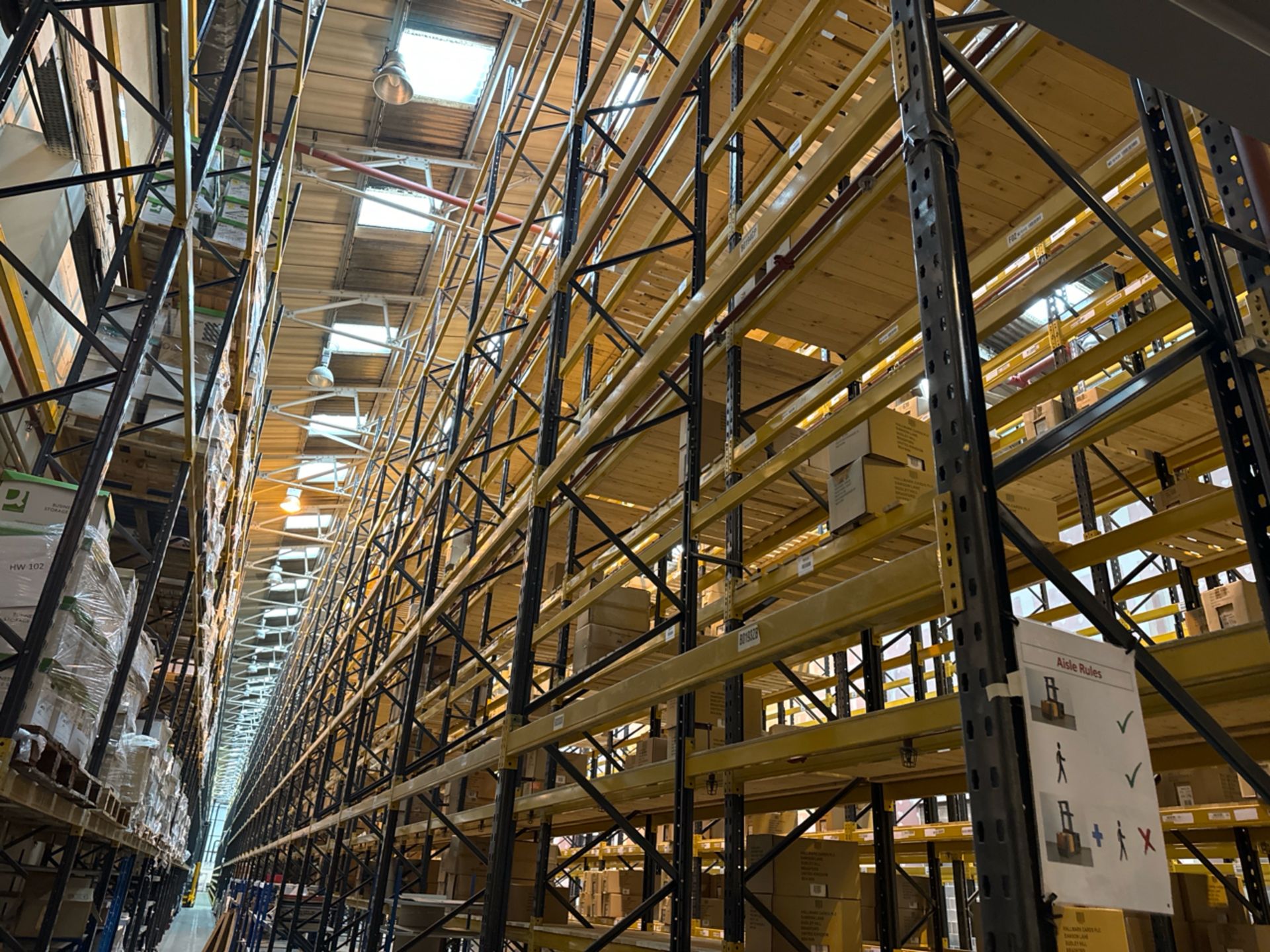 Run Of 46 Bays Of Back To Back Boltless Industrial Pallet Racking - Image 11 of 13