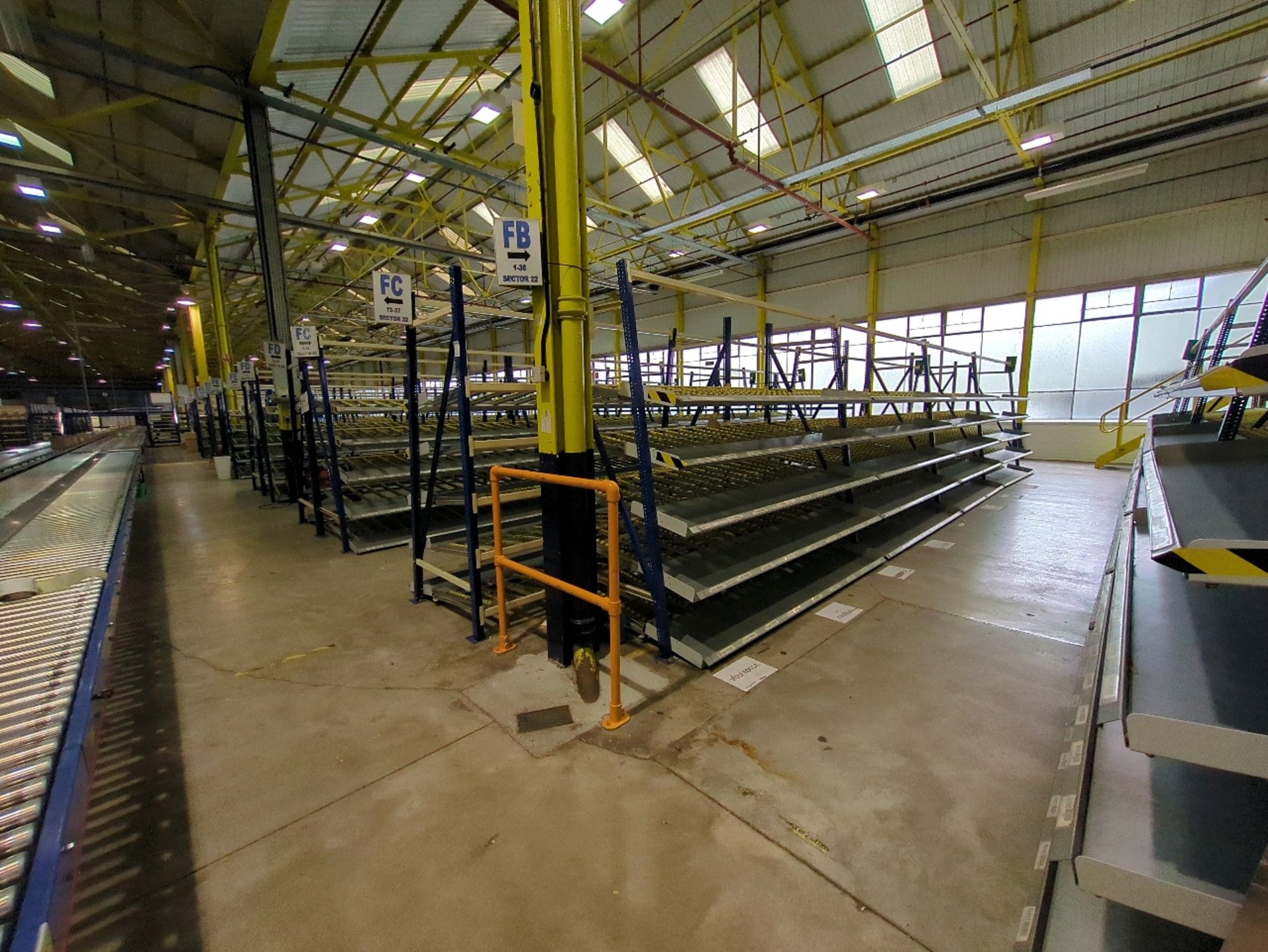 A Run Of 8 Bays Of Back To Back Flow Racks - Image 7 of 11