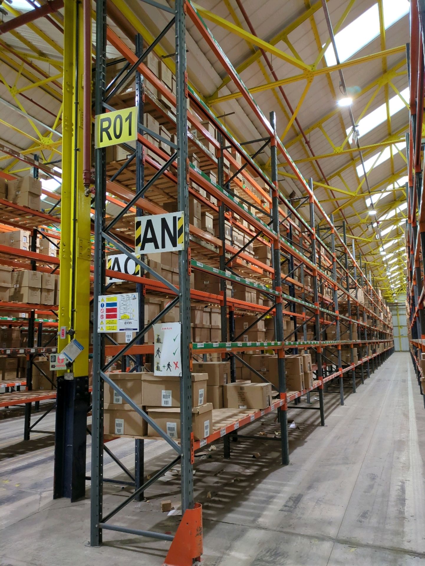 Run Of 43 Bays Of Boltless Industrial Pallet Racking - Image 3 of 21