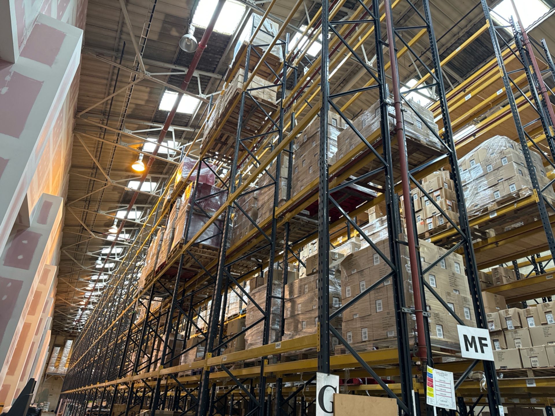 Run Of 23 Bays Of Back To Back Boltless Industrial Pallet Racking - Image 4 of 12