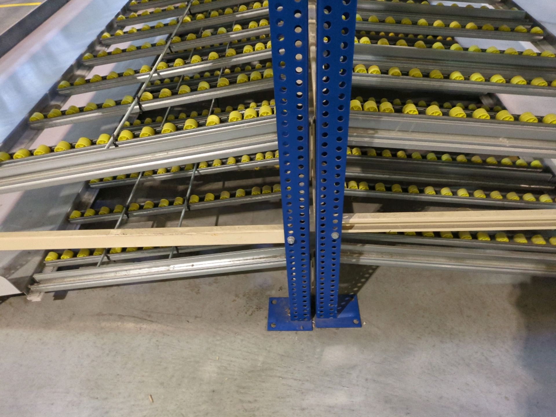 A Run Of 9 Bays Of Back To Back Flow Racks - Image 4 of 13