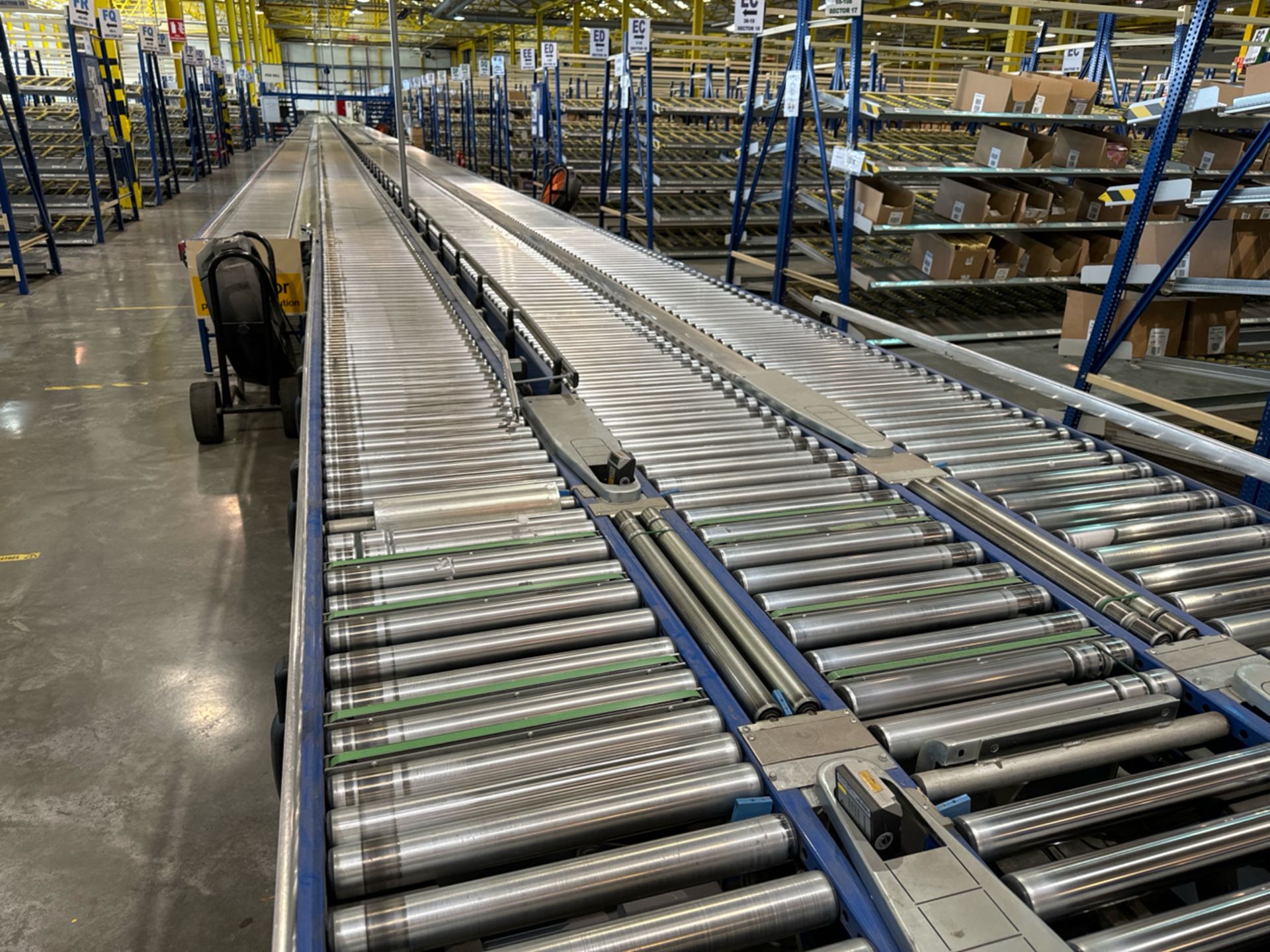 Motorised Roller Conveyor - 4 Rows - Image 10 of 11